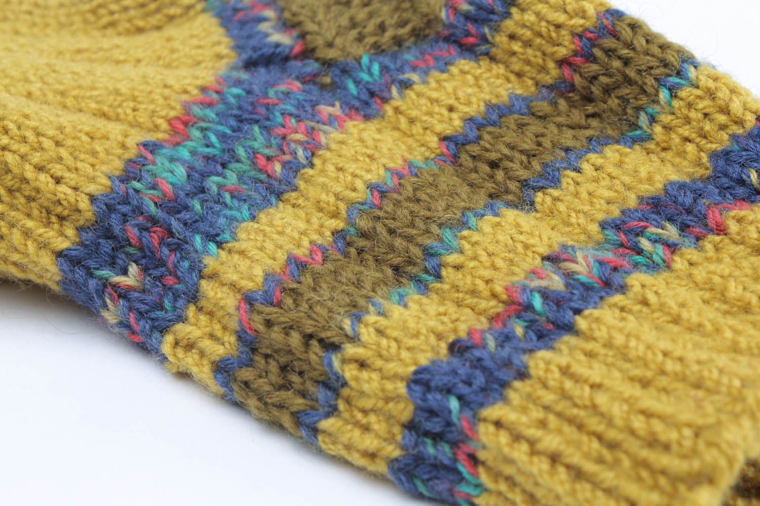 Meias mornas tricotadas de fios de lã e de mescla de lã cor mostarda para inverno foto 2