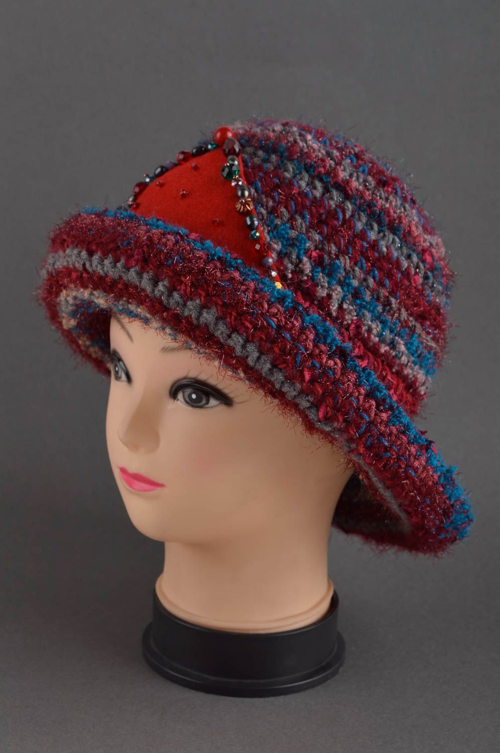 Женская шляпа ручной работы головной убор вязаная шляпа оригинальная красивая фото 1