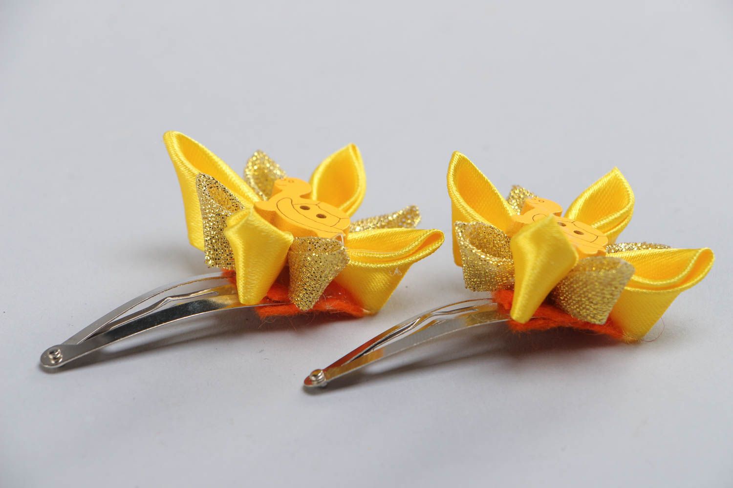 Grelles gelbes Blumen Haarklemmen Set aus Atlasbändern 2 Stück handmade Schildkröten  foto 3