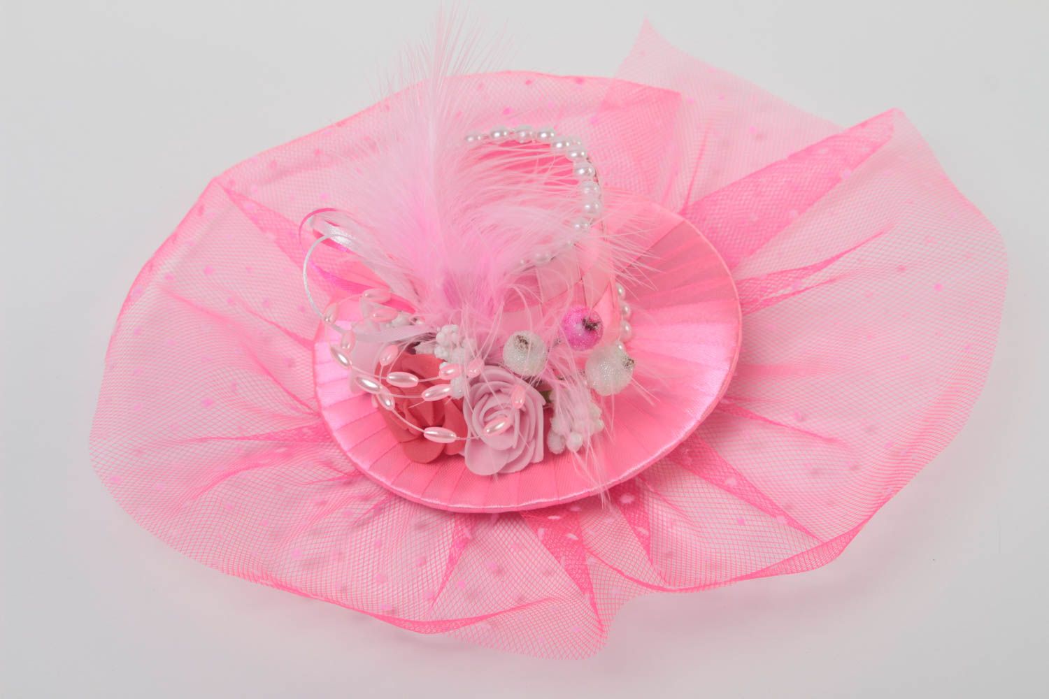 Заколка для волос со шляпкой ручной работы для девушки яркая розовая красивая фото 2
