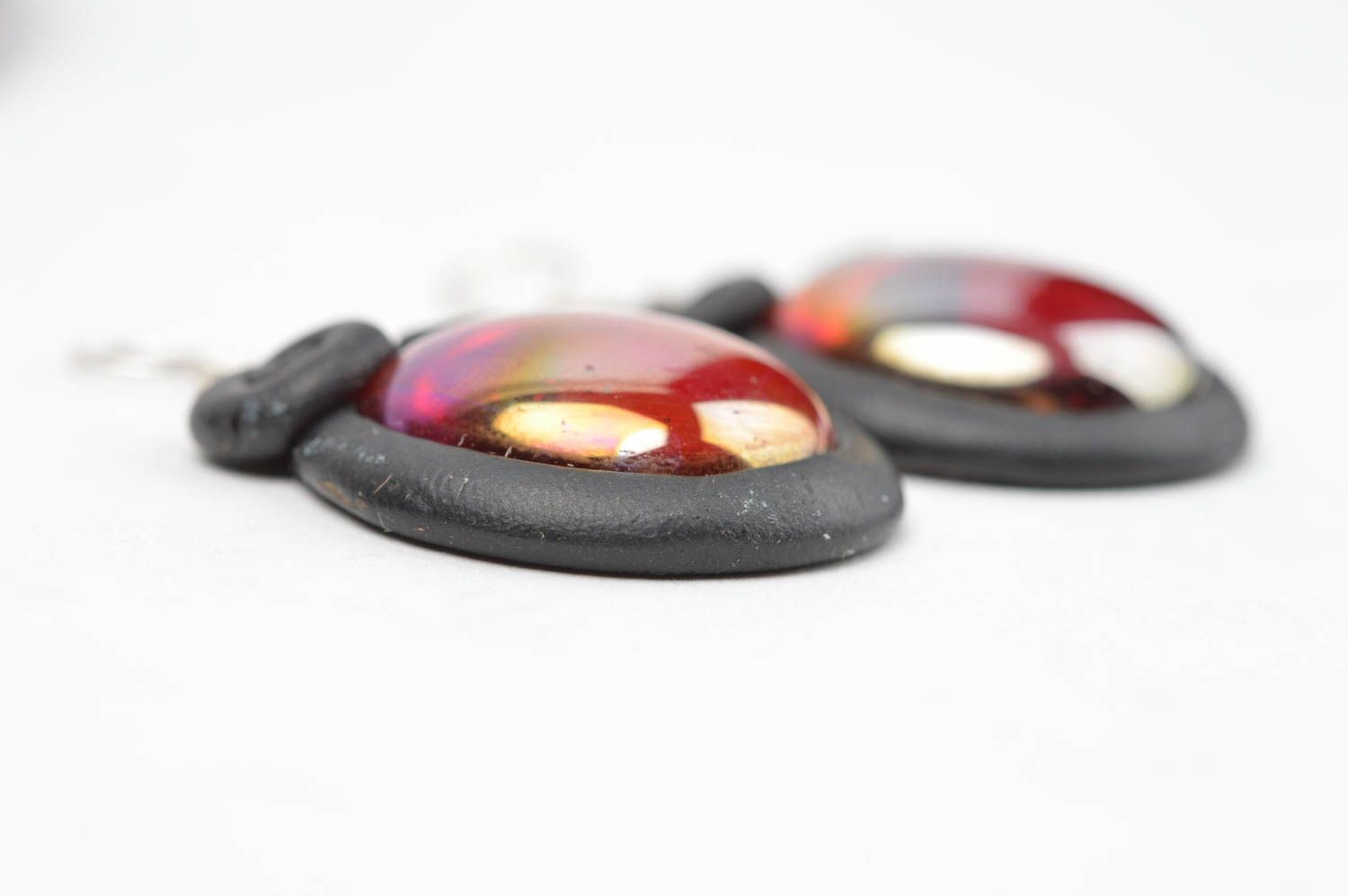 Rote Ohrringe aus Glas und Polymerton weiblich handmade Schmuck für Frauen  foto 3