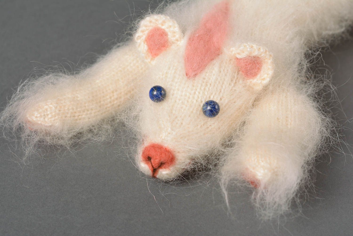 Peluche animal blanc Jouet tricot fait main en laine Cadeau enfant original photo 2