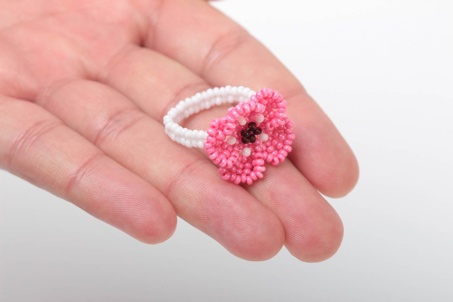 Bague en perles de rocaille avec fleur rose faite main pour enfants et adultes photo 5
