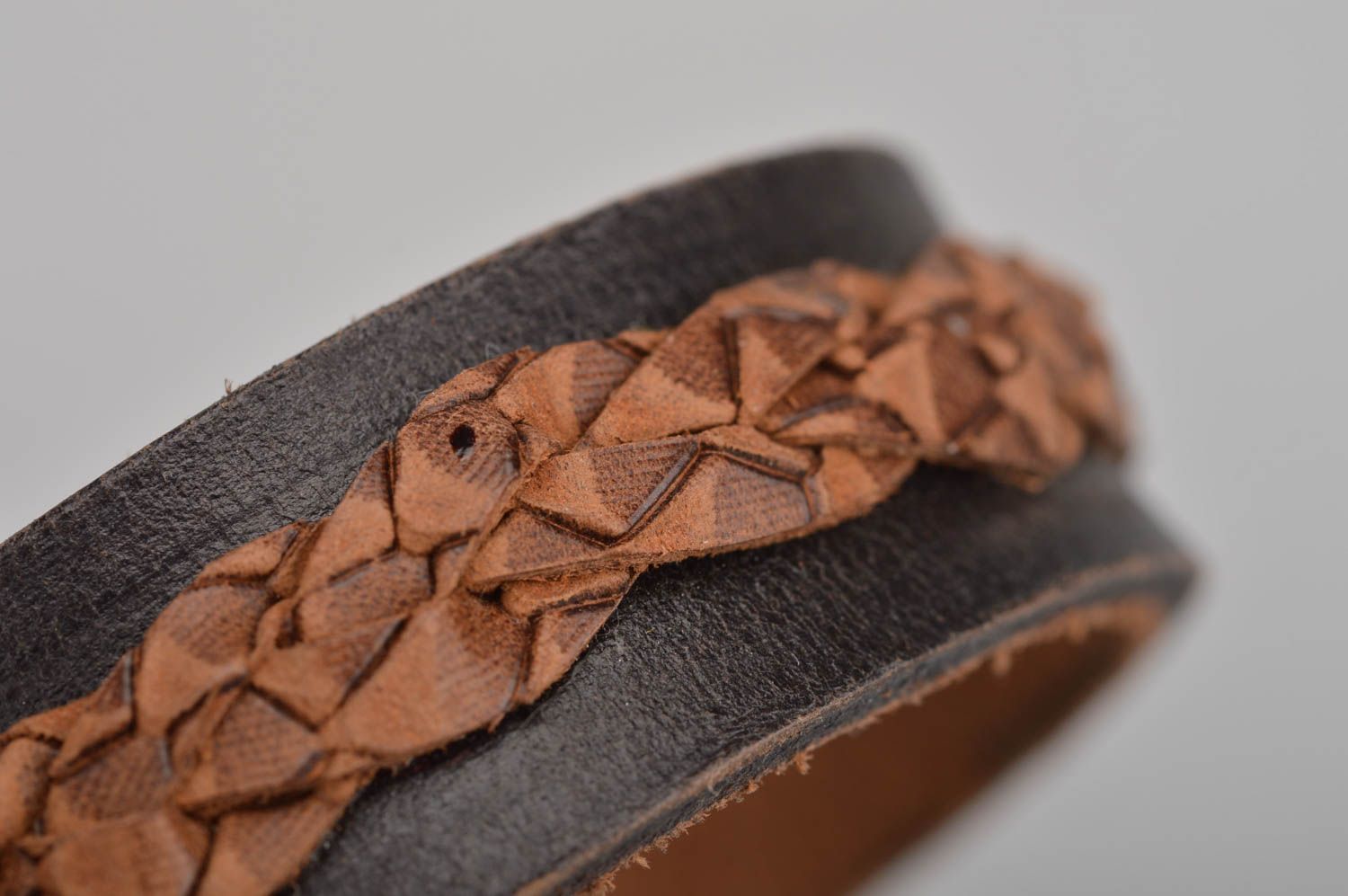 Handmade designer genuine leather wrist bracelet with ties styled of snakeskin photo 2