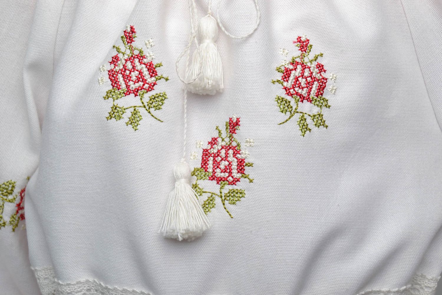 Embroidered dress with belt photo 3
