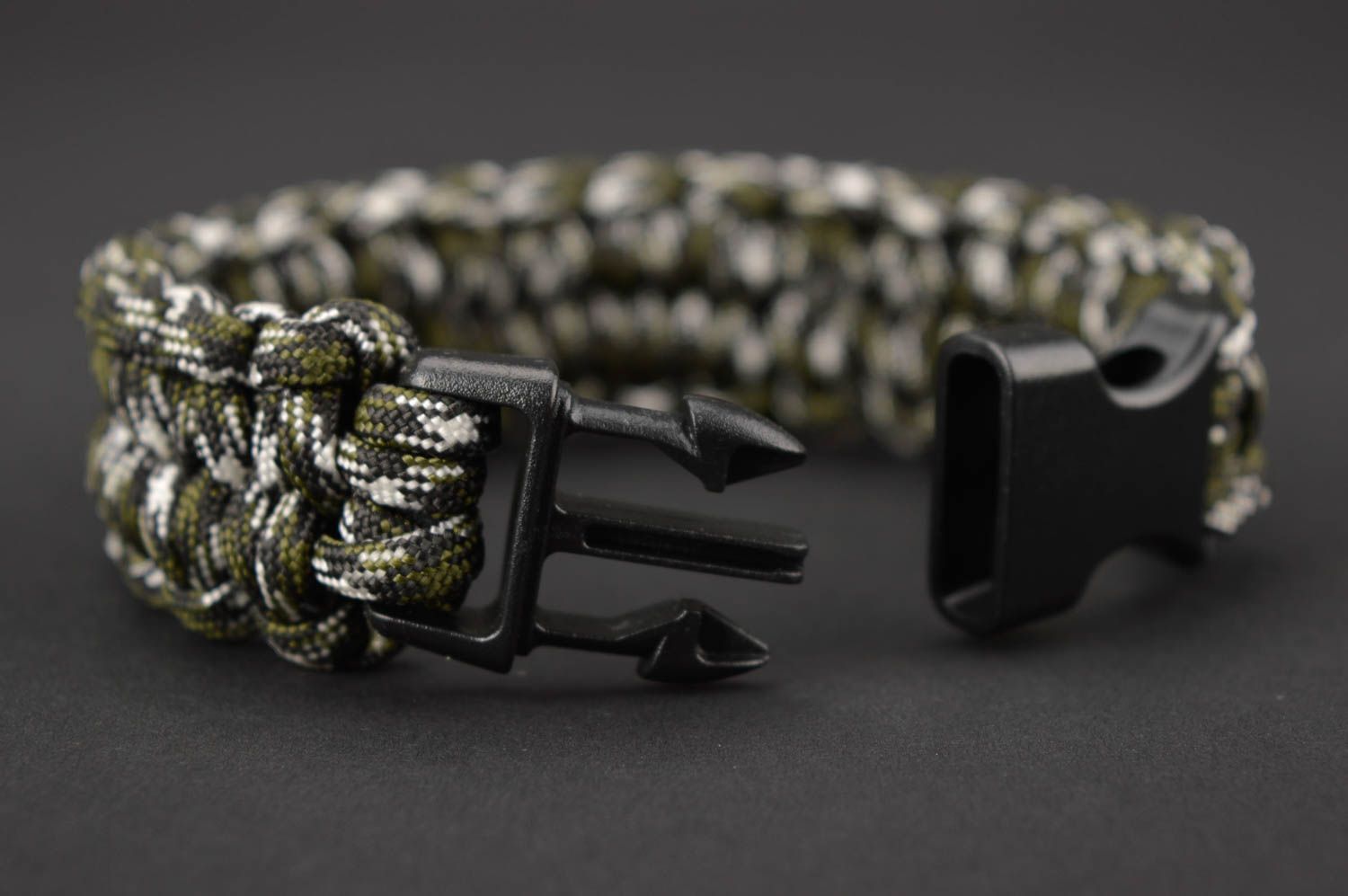 Originelles Paracord Armband handmade Accessoire für Männer Survival Armband foto 3