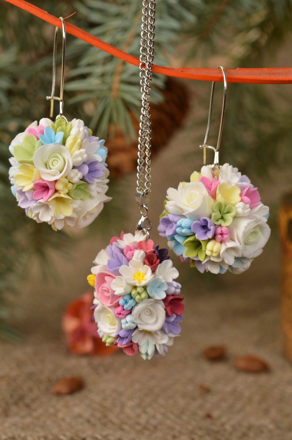 Handmade designer jewelry set beautiful flower earrings and pendant on chain photo 1
