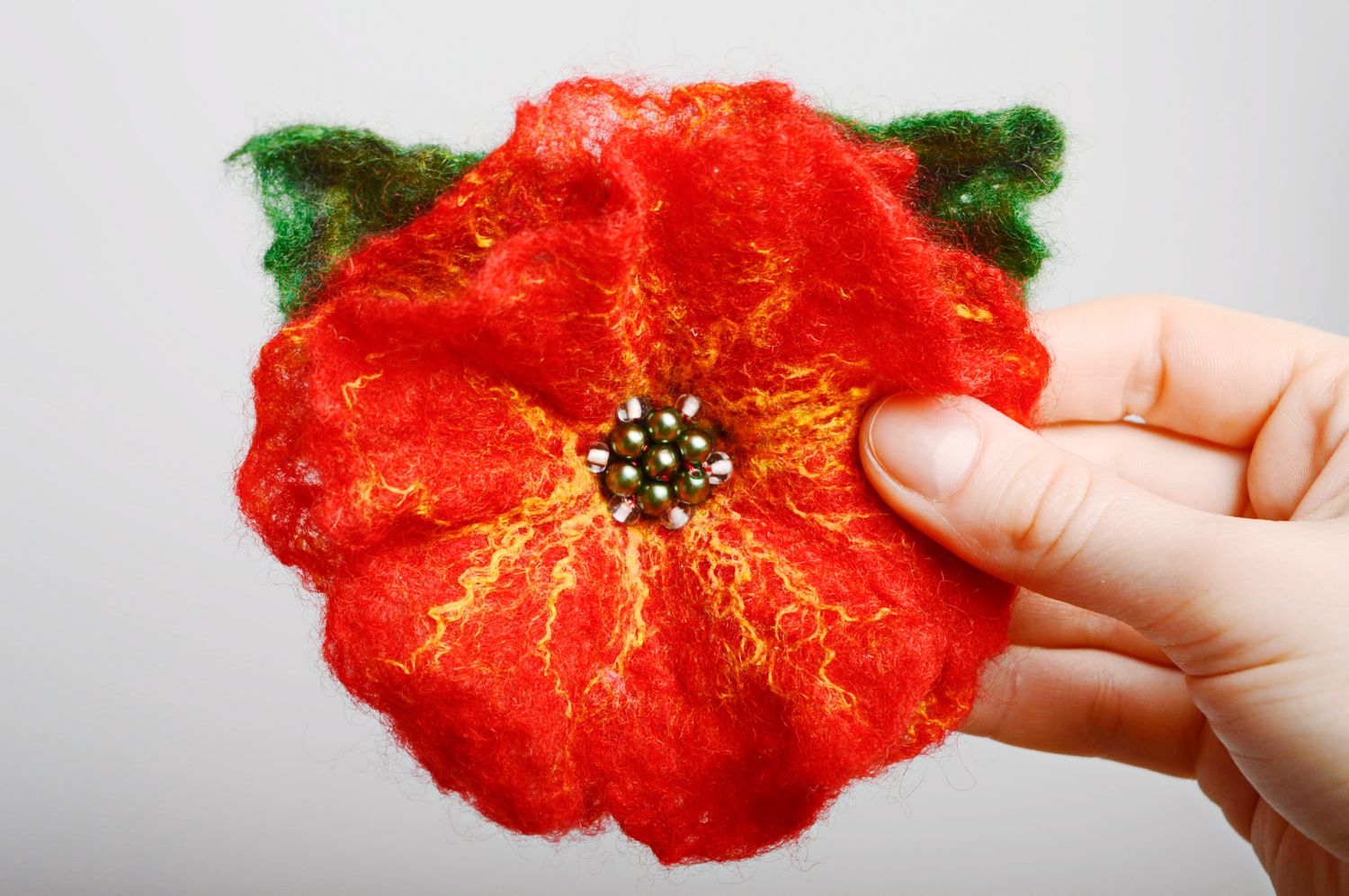 Red felted wool floral brooch photo 2