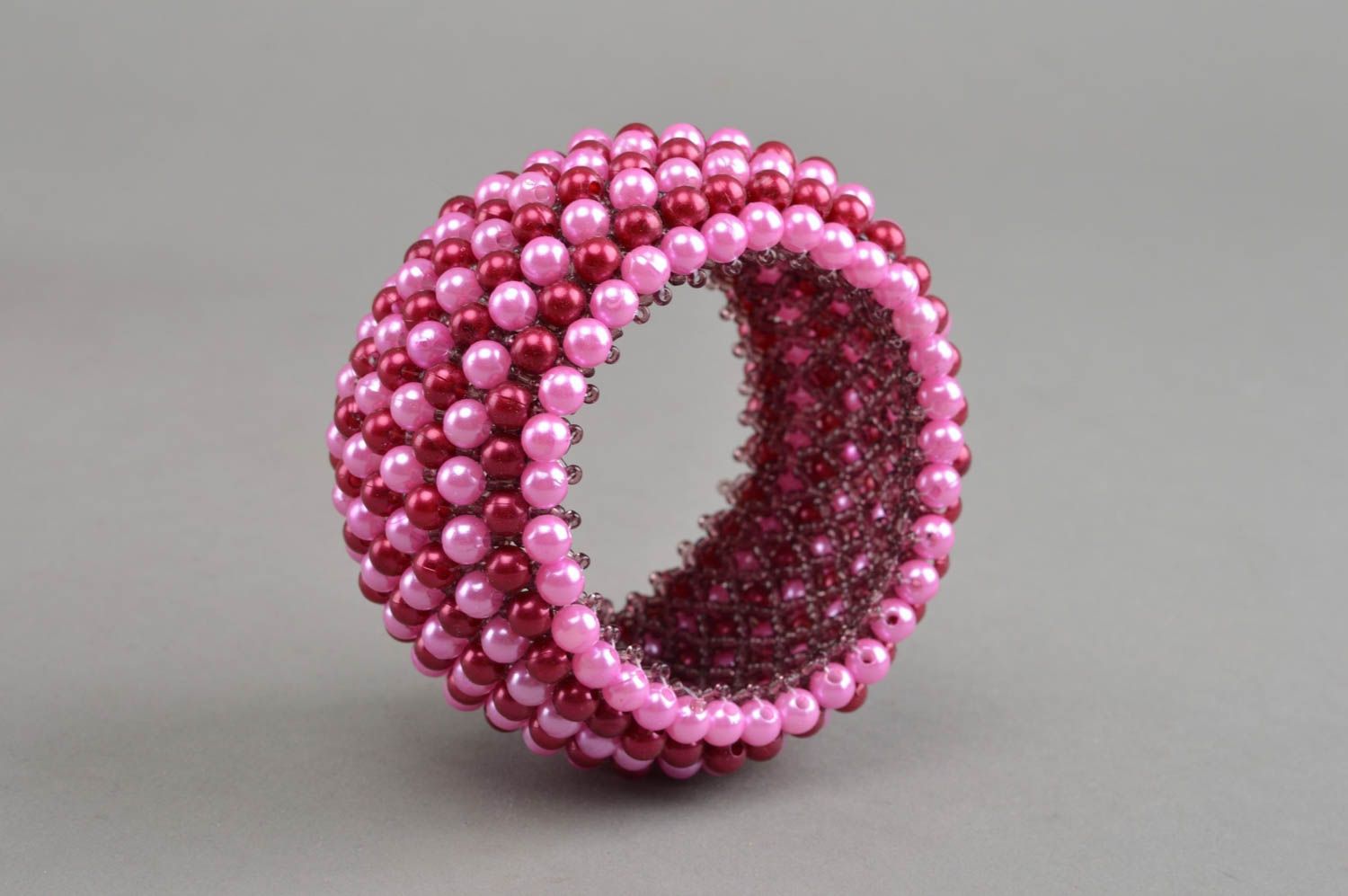Bracelet en perles de rocaille fait main bijou original Anneaux grenat rose photo 3