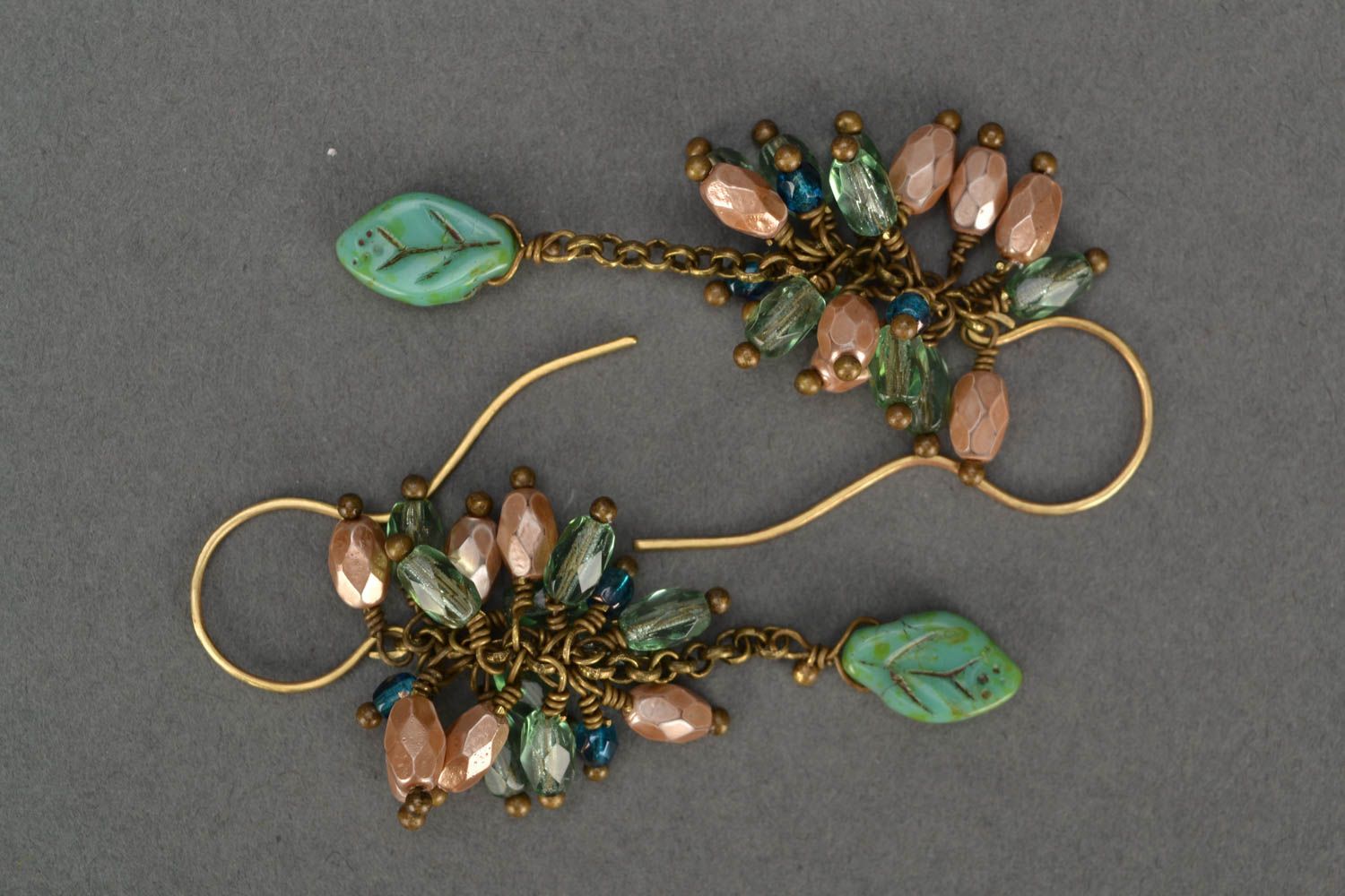 Female beautiful handmade jewelry made of glass beads bracelet and earrings photo 4