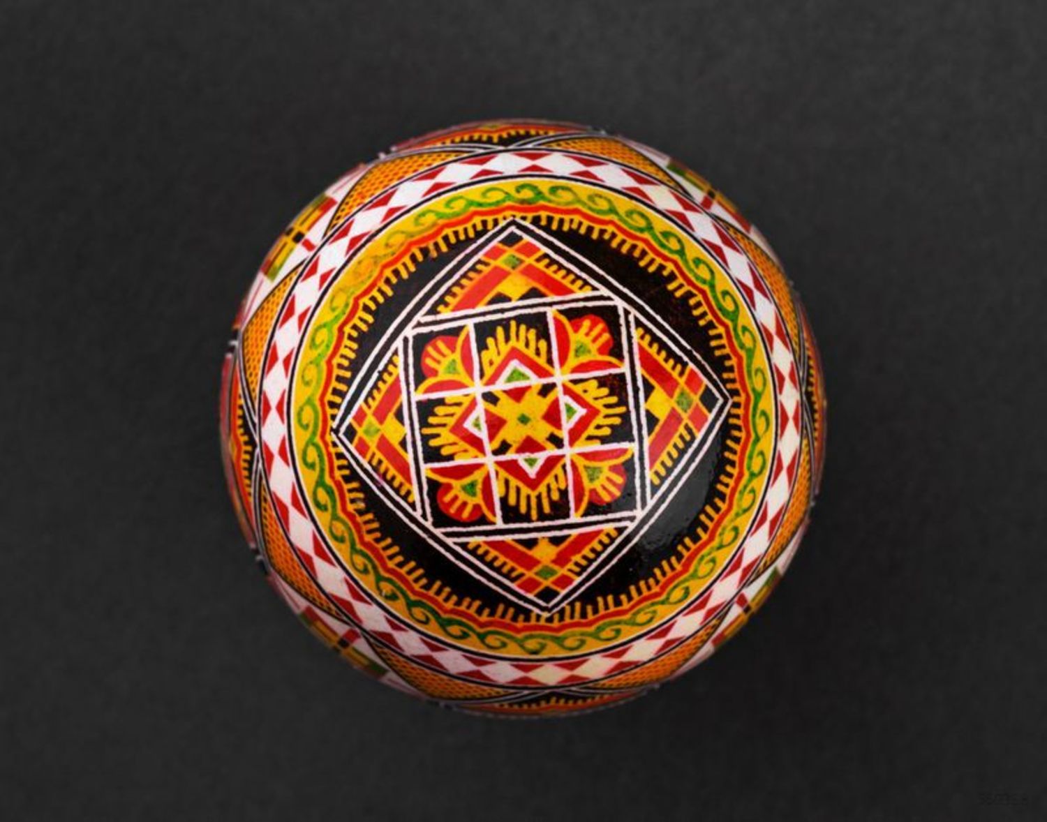 Huevo de Pascua pintado artesanal elemento decorativo souvenir original foto 3