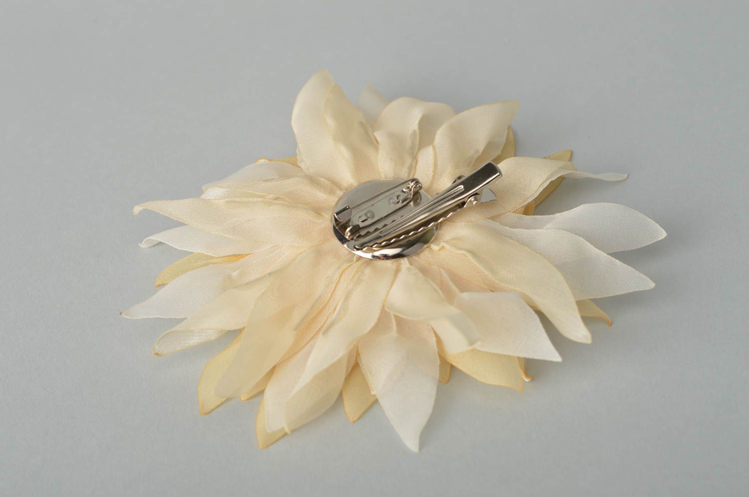Broche Barrette fleur beige faite main en soie originale Cadeau pour femme photo 4