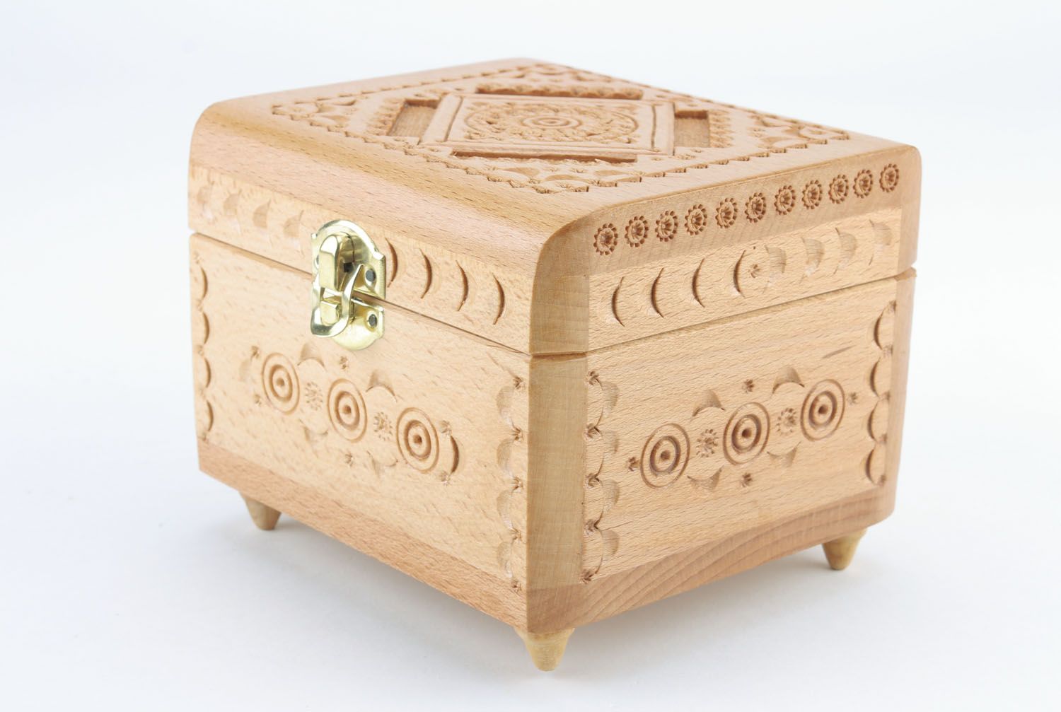 Boîte à bijoux en bois sculpté à la main photo 3