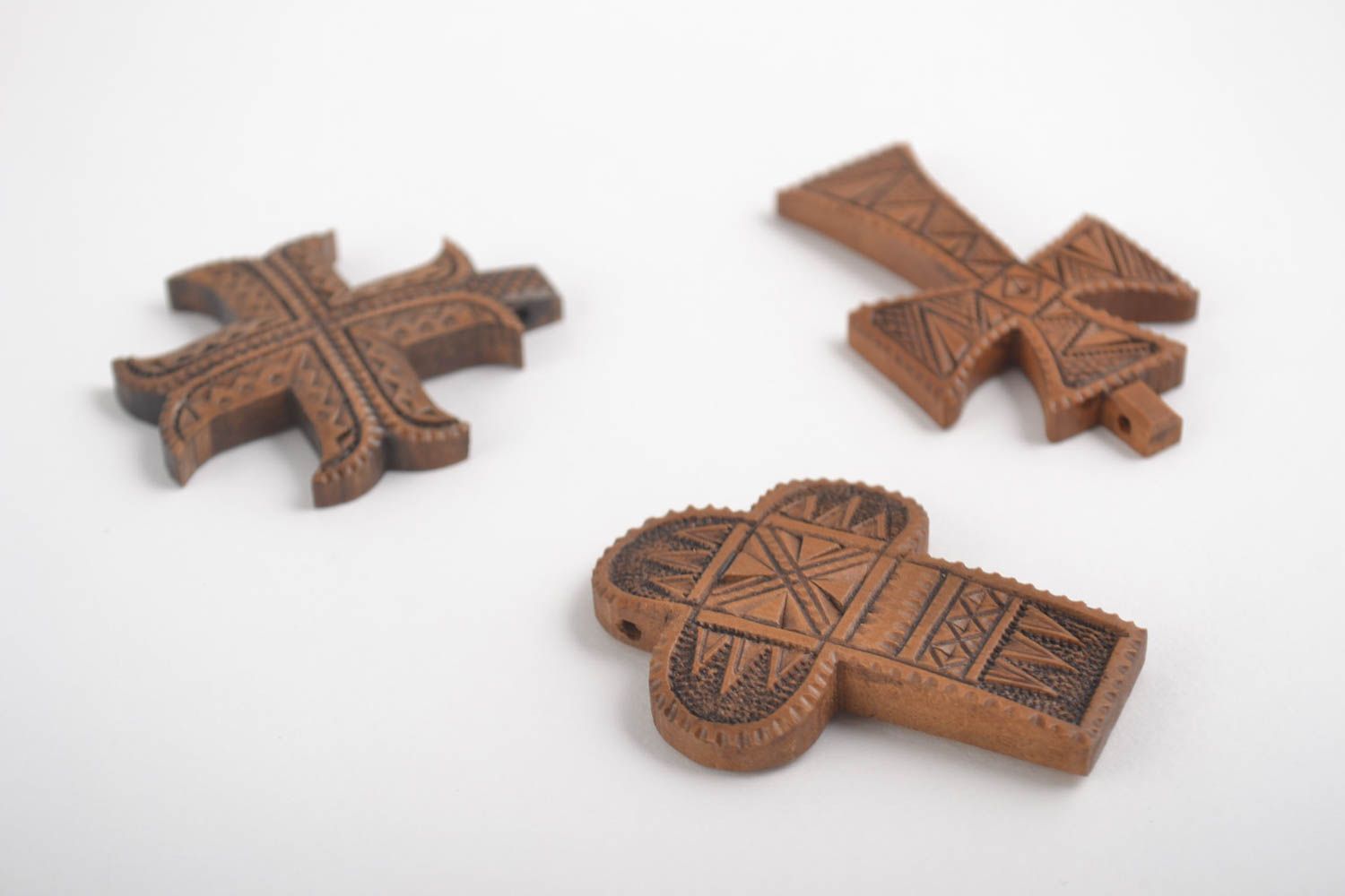 Крестики нательные кресты ручной работы деревянные крестики на шею набор фото 4