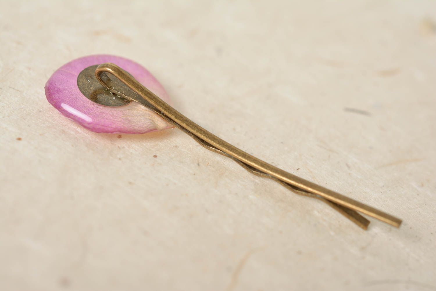 Handmade decorative metal hair pin with dried flower petal in epoxy resin photo 2