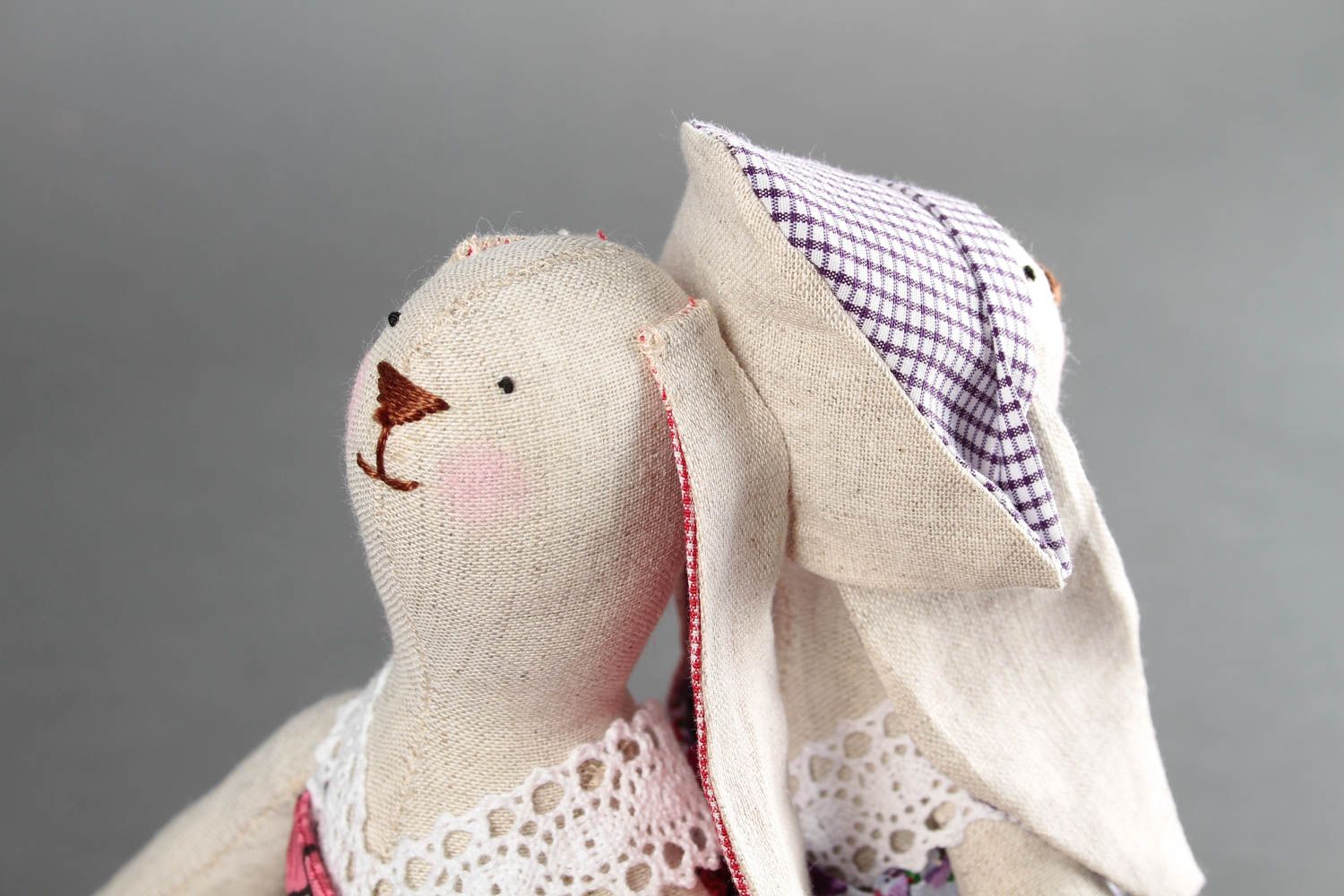 Kuscheltiere Hasen in Kleidern handmade 2 Stoff Spielzeuge Geschenke für Kinder foto 4