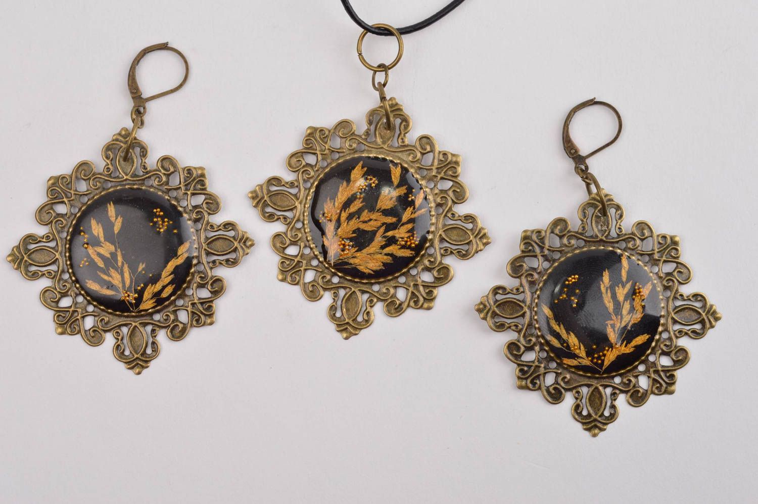 Handmade jewelry neck accessory unusual pendant epoxy resin jewelry gift ideas photo 2