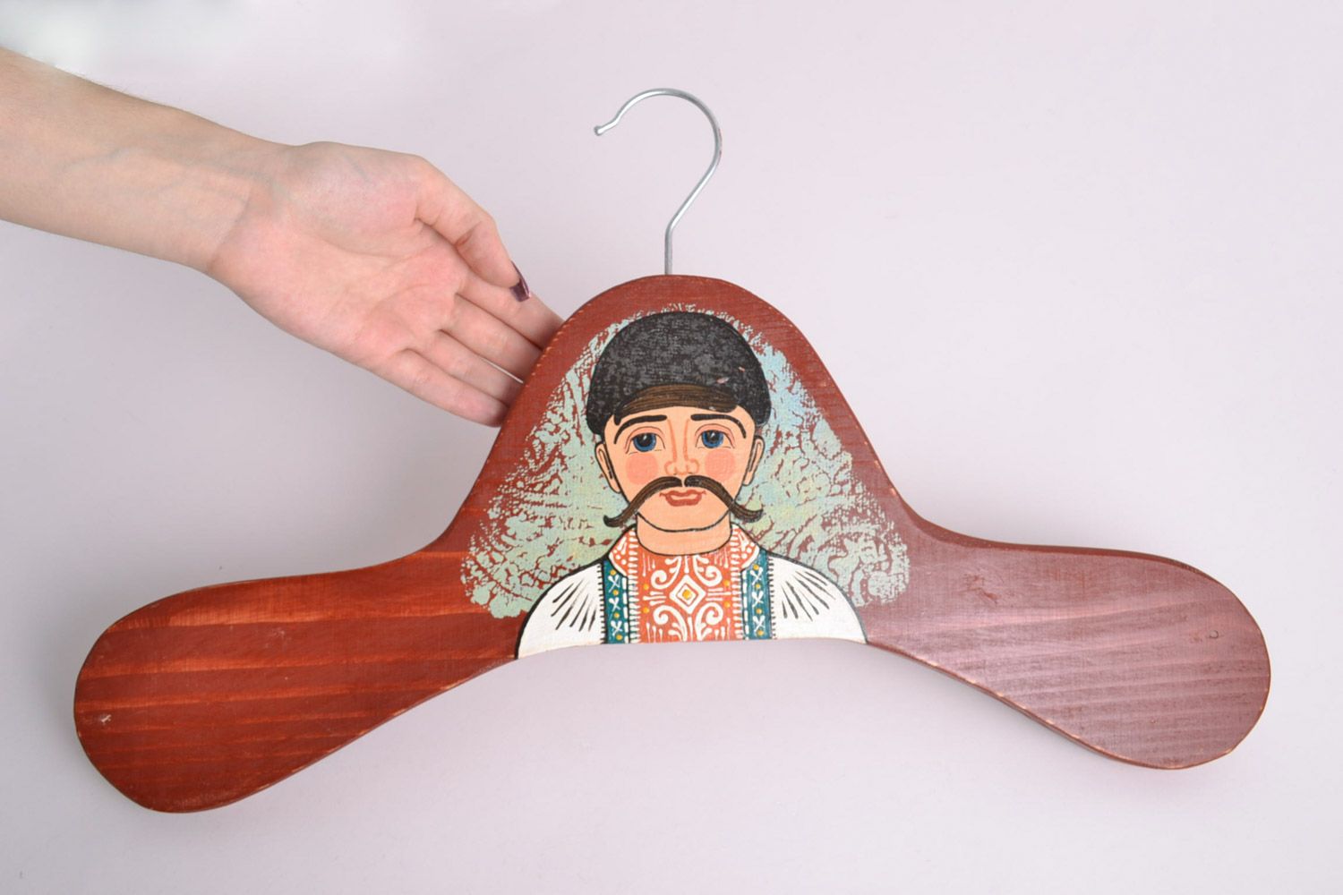 Cintre en bois avec dessin en couleurs acryliques fait main décoration photo 1
