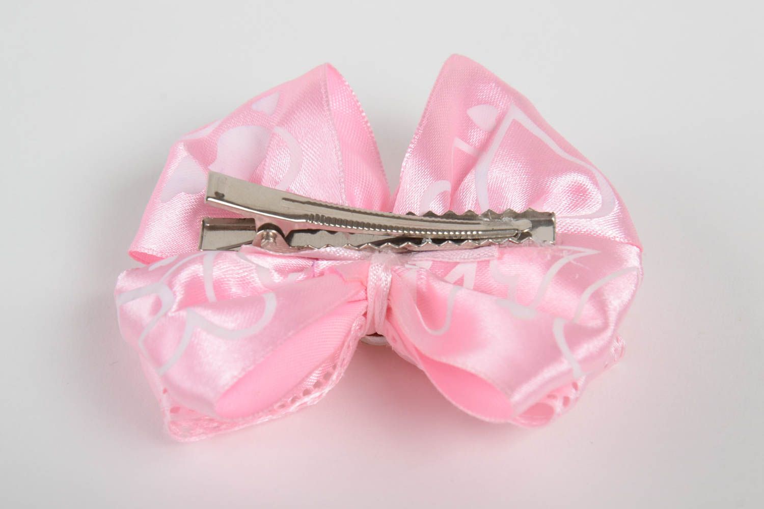 Розовая заколка для волос из атласных лент ручной работы для девочки нарядная фото 3