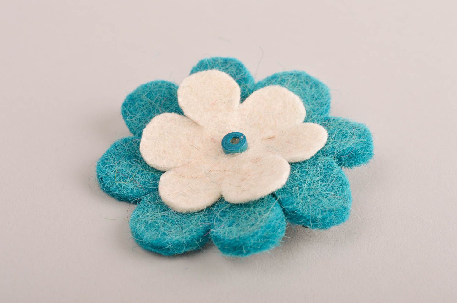 Handmade Schmuck Blumen Haargummi Mädchen Haarschmuck blau weiß aus Filzwolle foto 4
