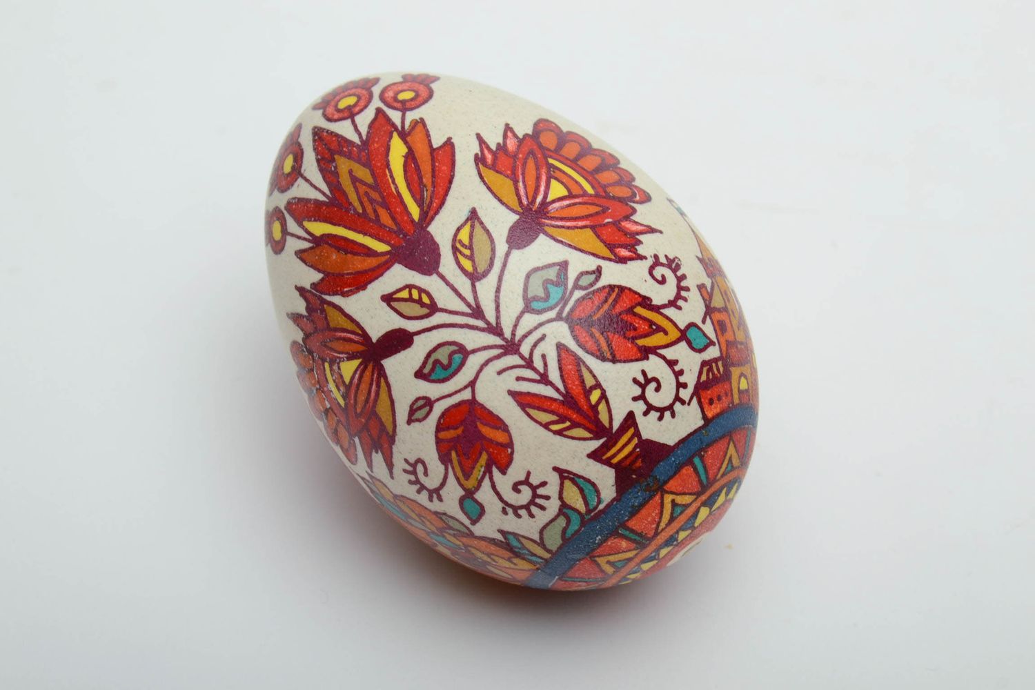 Handmade Easter egg painted with wax photo 3