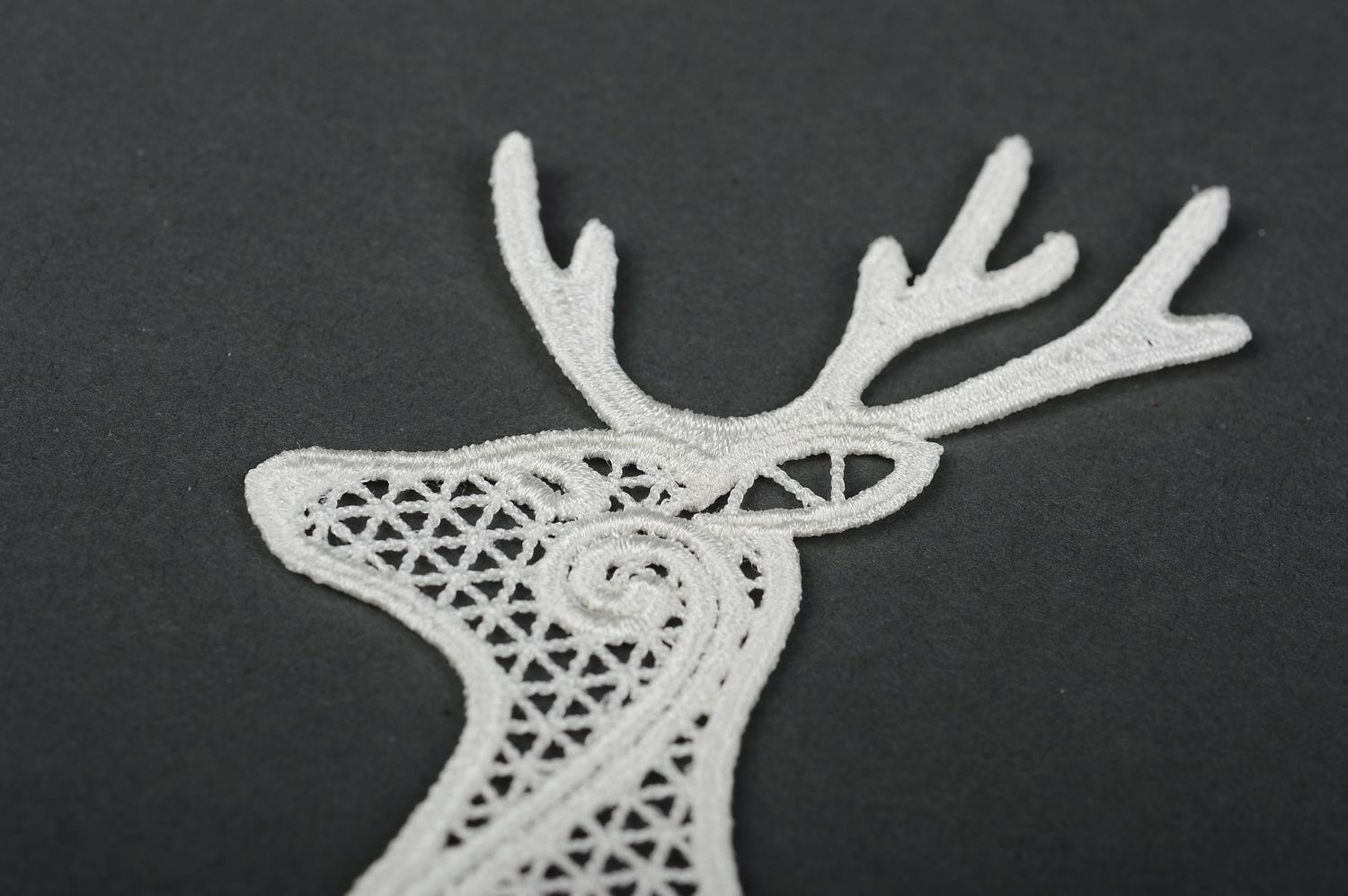 Игрушка на елку handmade декор для дома новогоднее украшение кружевной олень фото 5