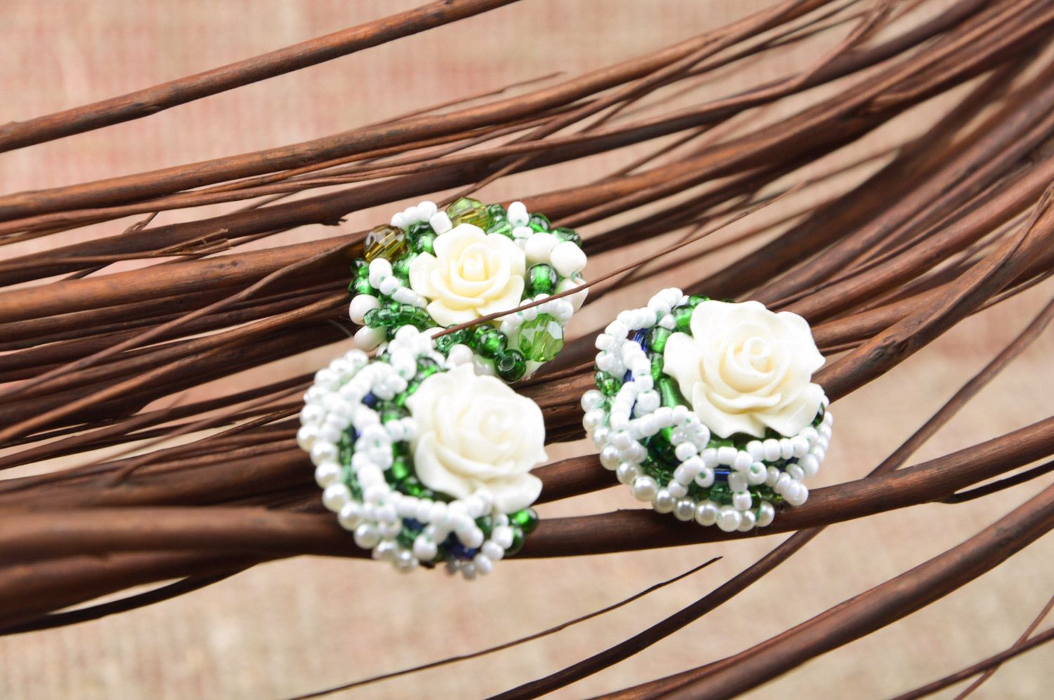 Stilvolles Schmuck Set handmade Ohrringe Blumen und Ring aus Polymerton für Damen foto 5