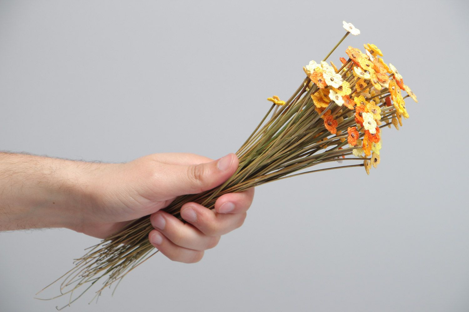 Букет цветов вязаных крючком из хлопчатобумажных ниток ручной работы 100 штук фото 5