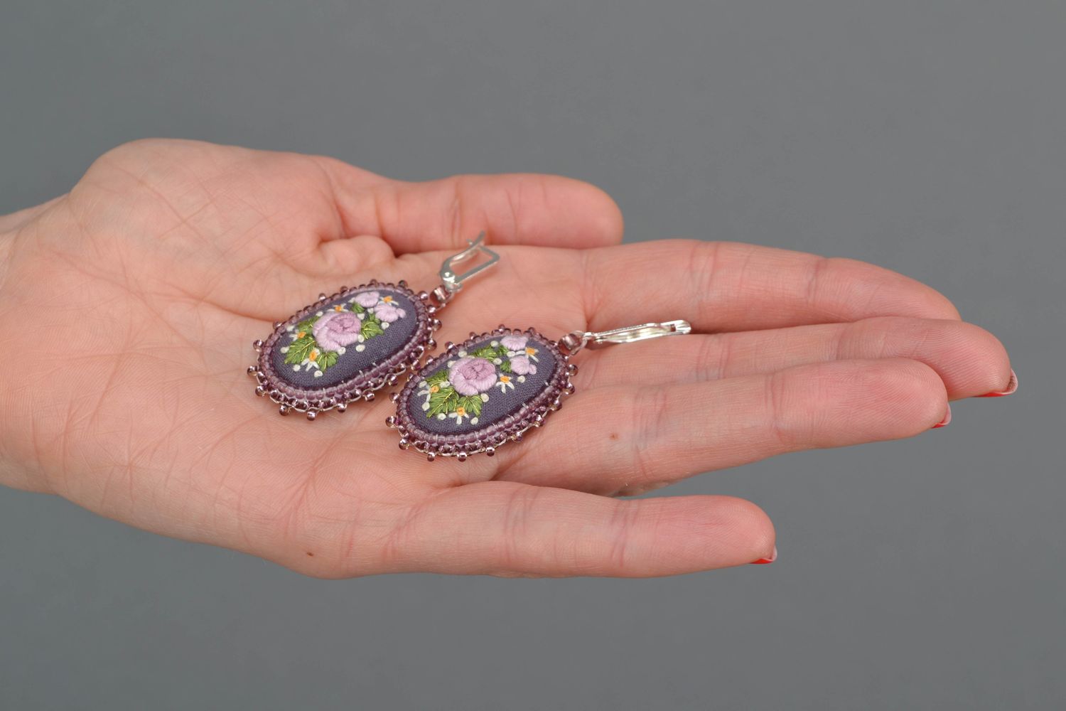 Embroidered dangle earrings  photo 2