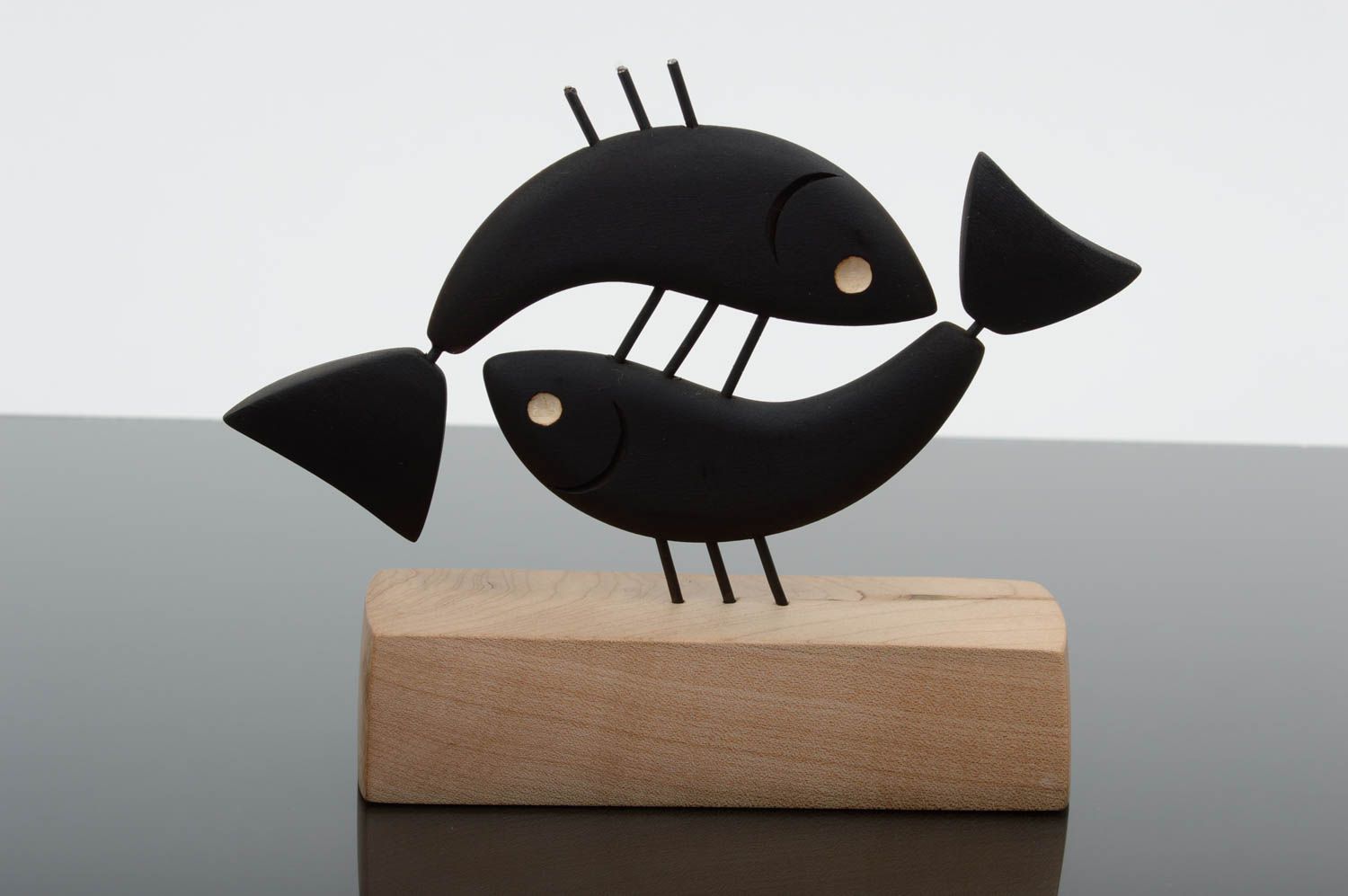 Figurine poissons fait main Statuette déco Cadeau original bois souvenir photo 1