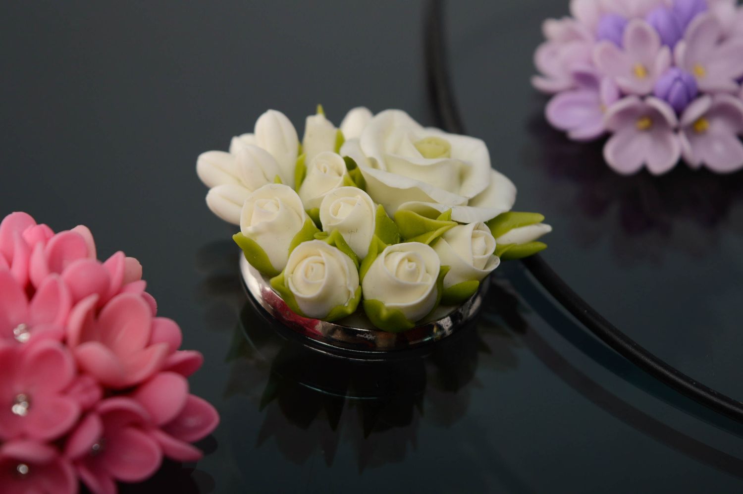 Cold porcelain pendant White Roses photo 2
