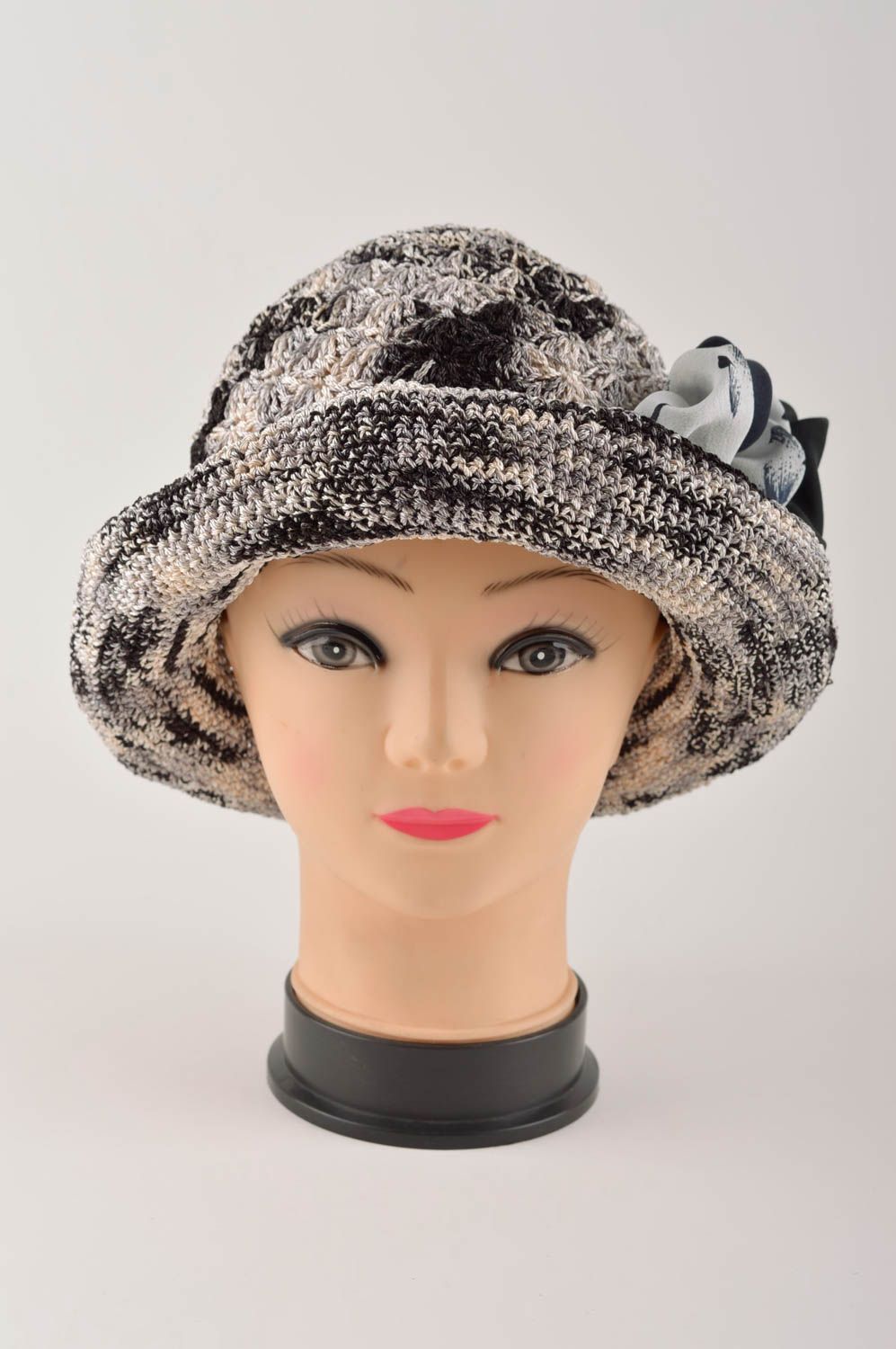 Chapeau fait main design Bonnet tricoté mélange Vêtement pour femme tendance photo 3