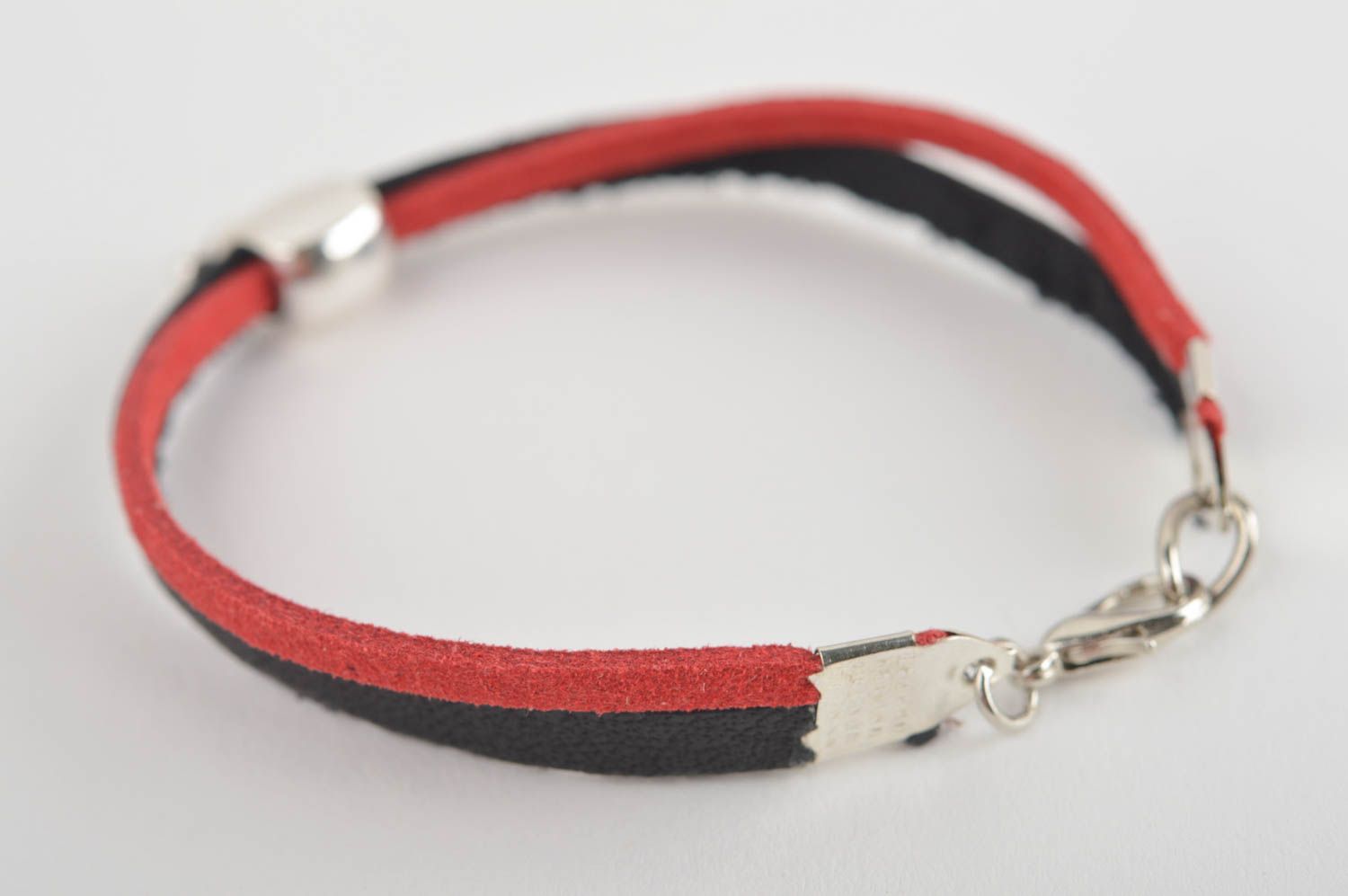 Leder Armband handgemacht Designer Schmuck Accessoire für Frauen schwarz rot foto 5