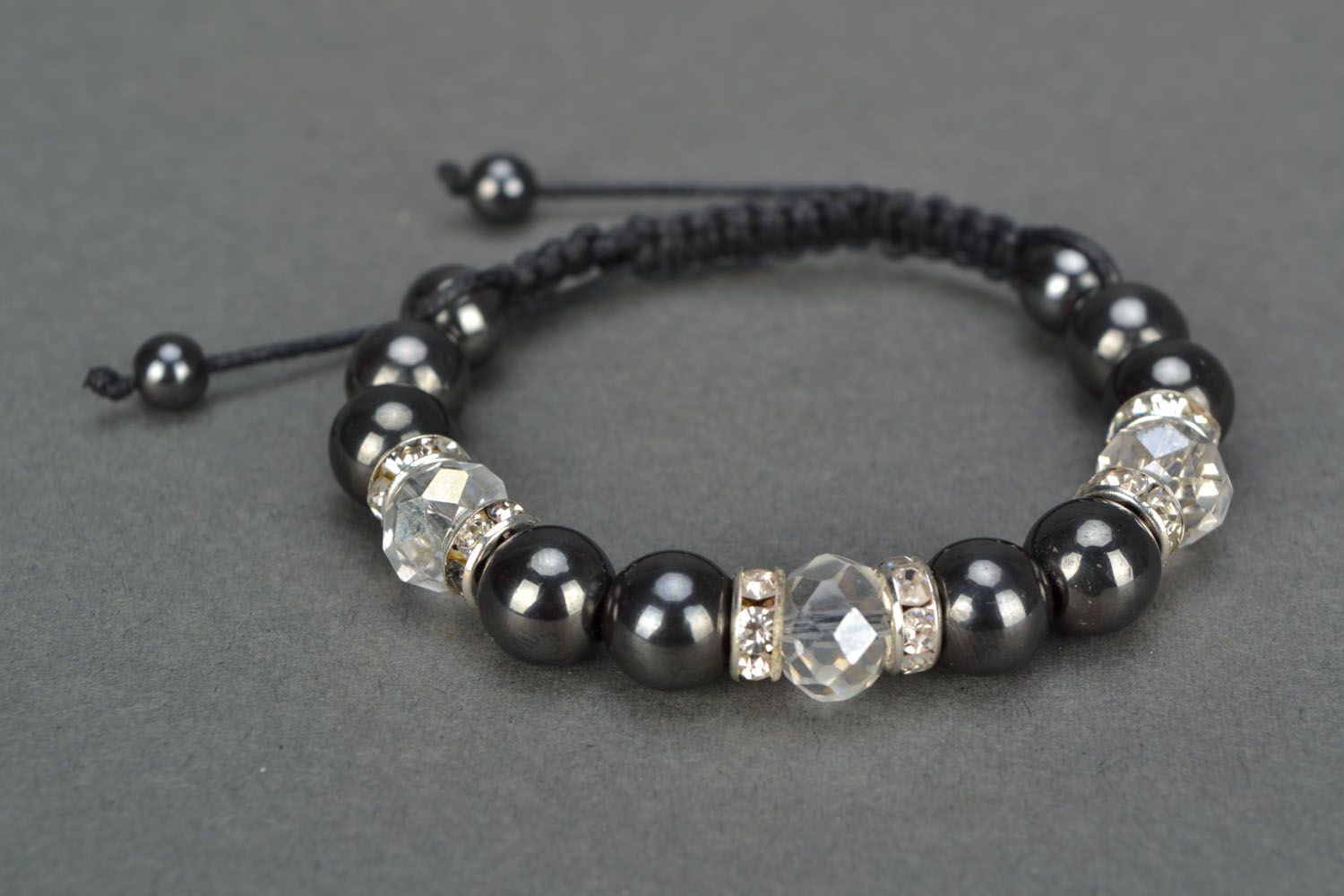 Bracelet avec hématite et perles de cristal original photo 3
