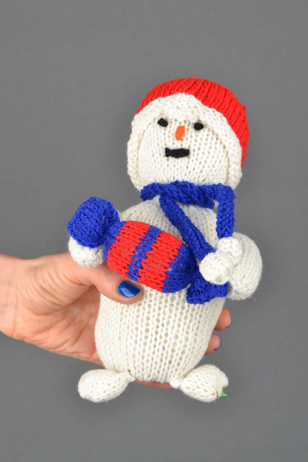 Jouet décoratif tricoté artisanal Bonhomme de neige photo 2