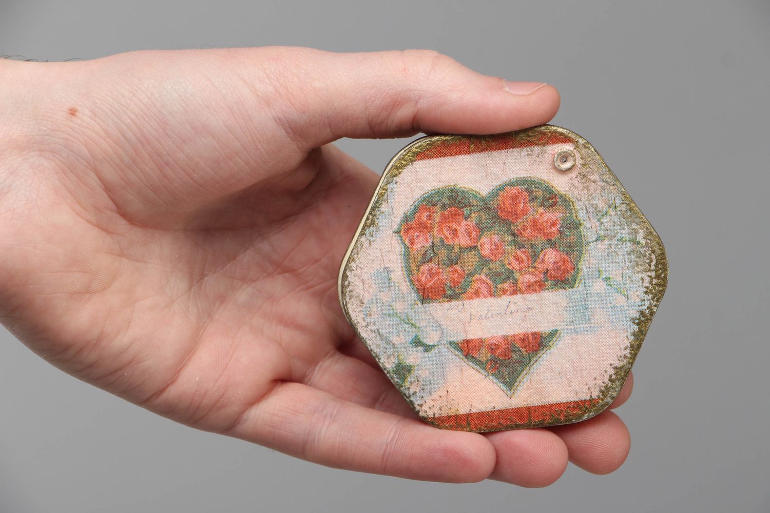 Винтажное карманное зеркальце в оправе из дерева декупаж Сердце розы фото 4