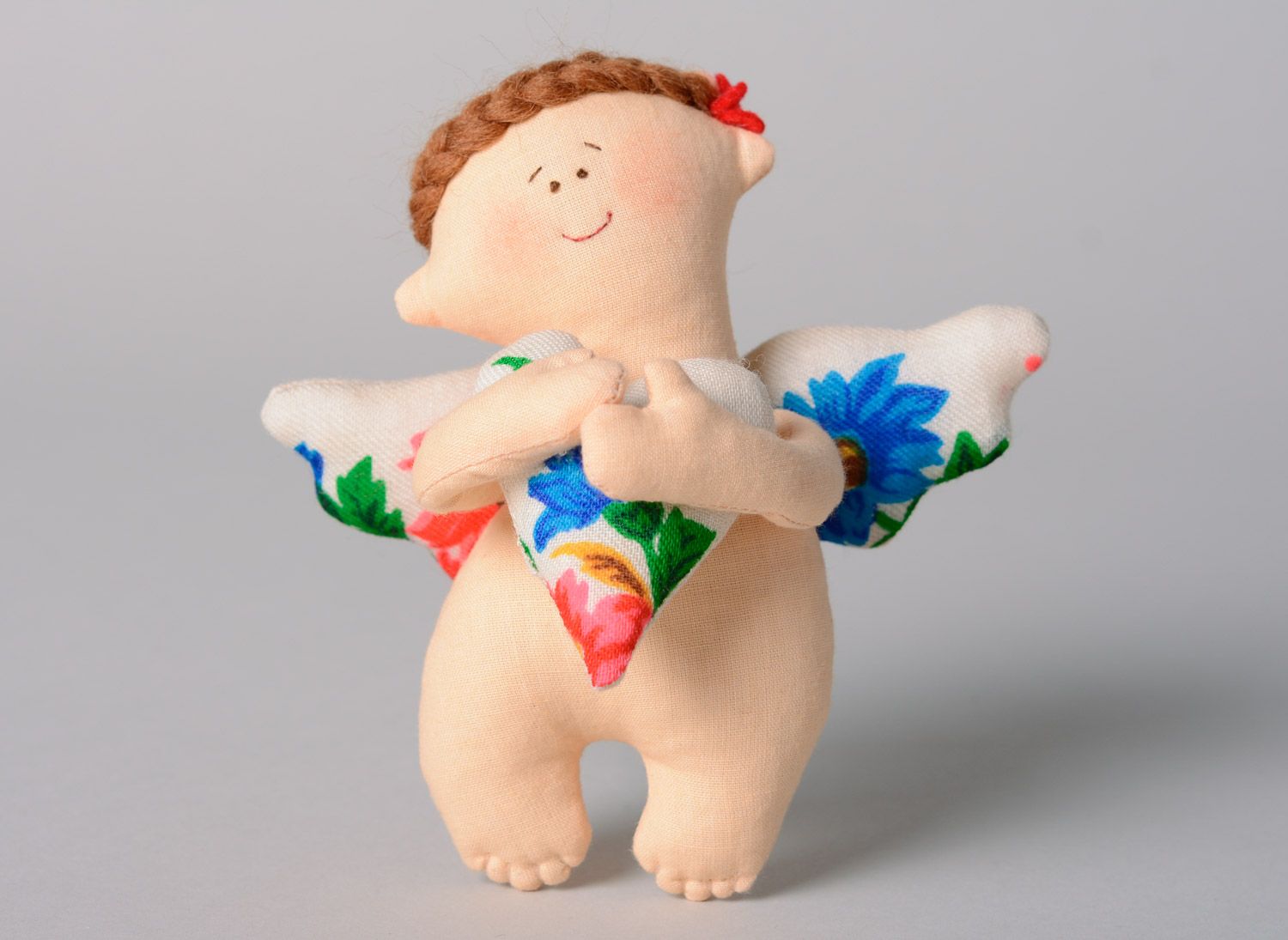 Мягкая игрушка для интерьера в виде ангела из хлопка с петелькой ручная работа фото 1