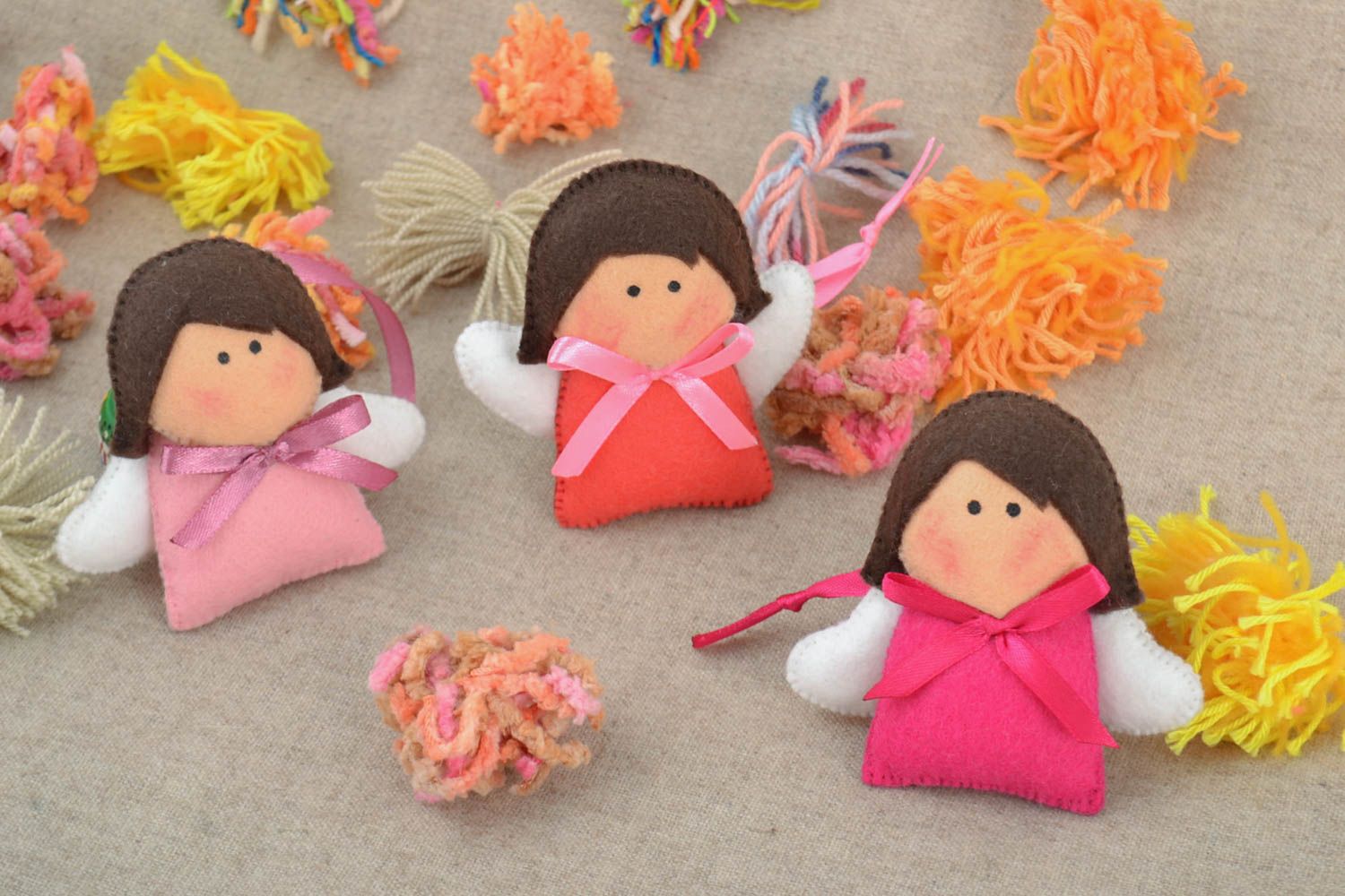 Мягкие игрушки ручной работы ангелочки 3 шт розовые из фетра с петельками фото 1