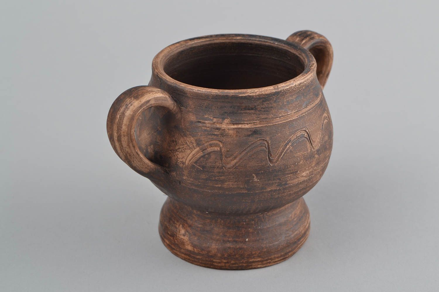 Чашка для бульона с двумя ручками глиняная коричневая объемом 450 мл хэнд мейд фото 3