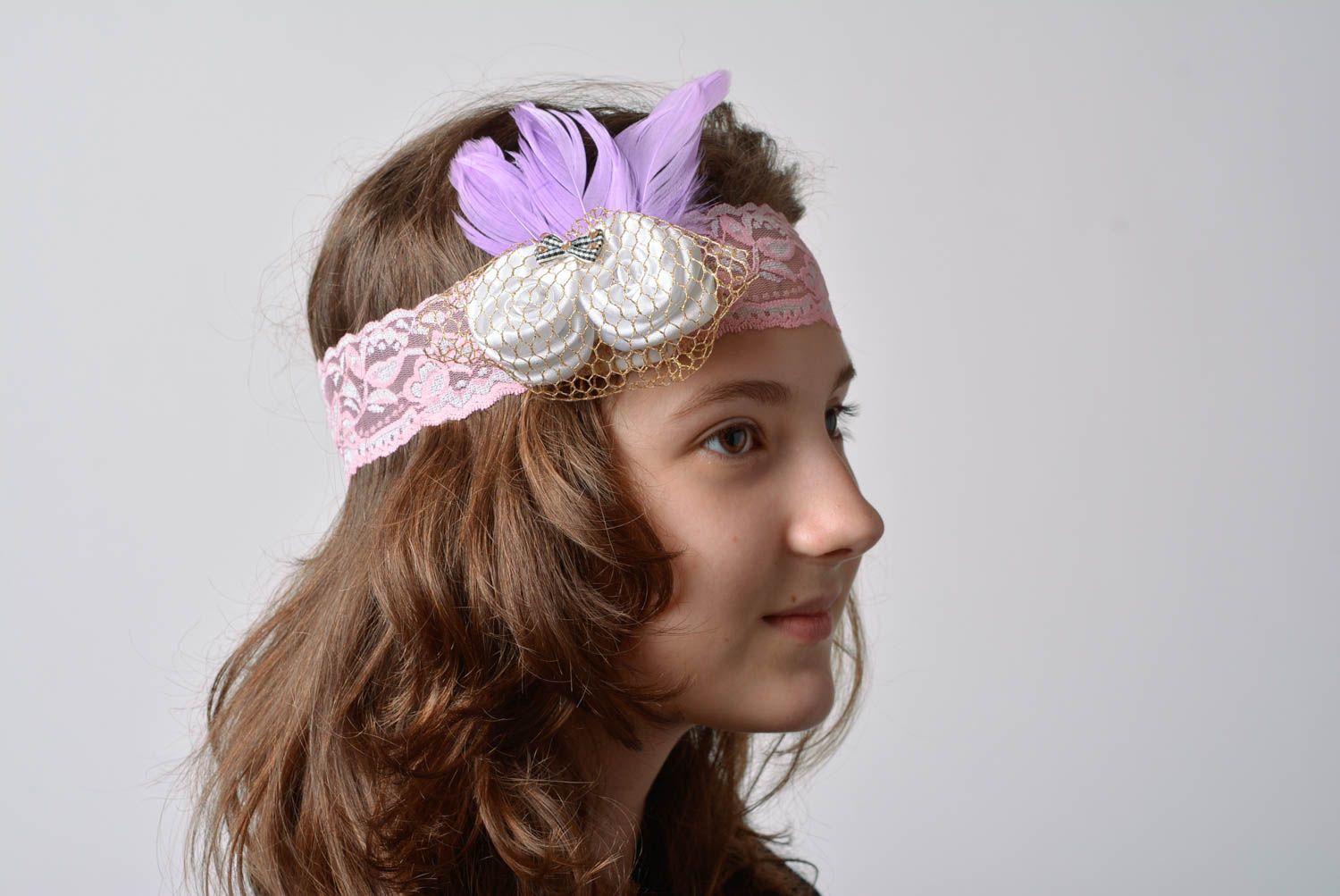 Beautiful handmade children's headband with lace bow and feathers photo 3