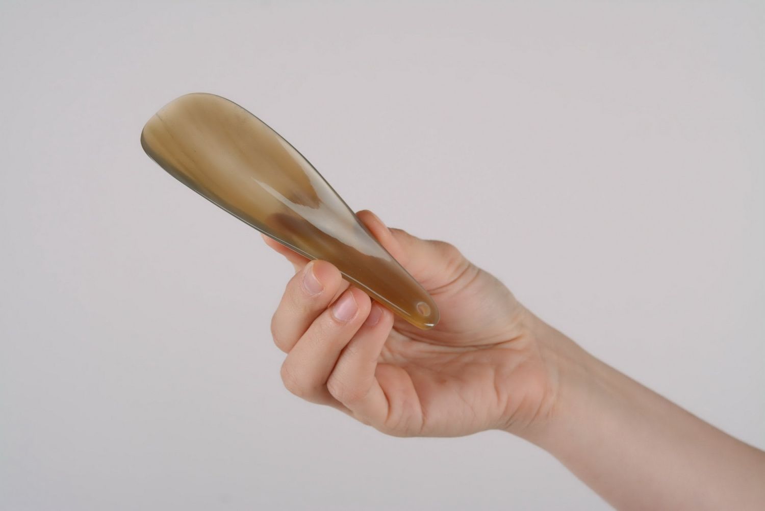 Shoehorn made of a horn photo 1