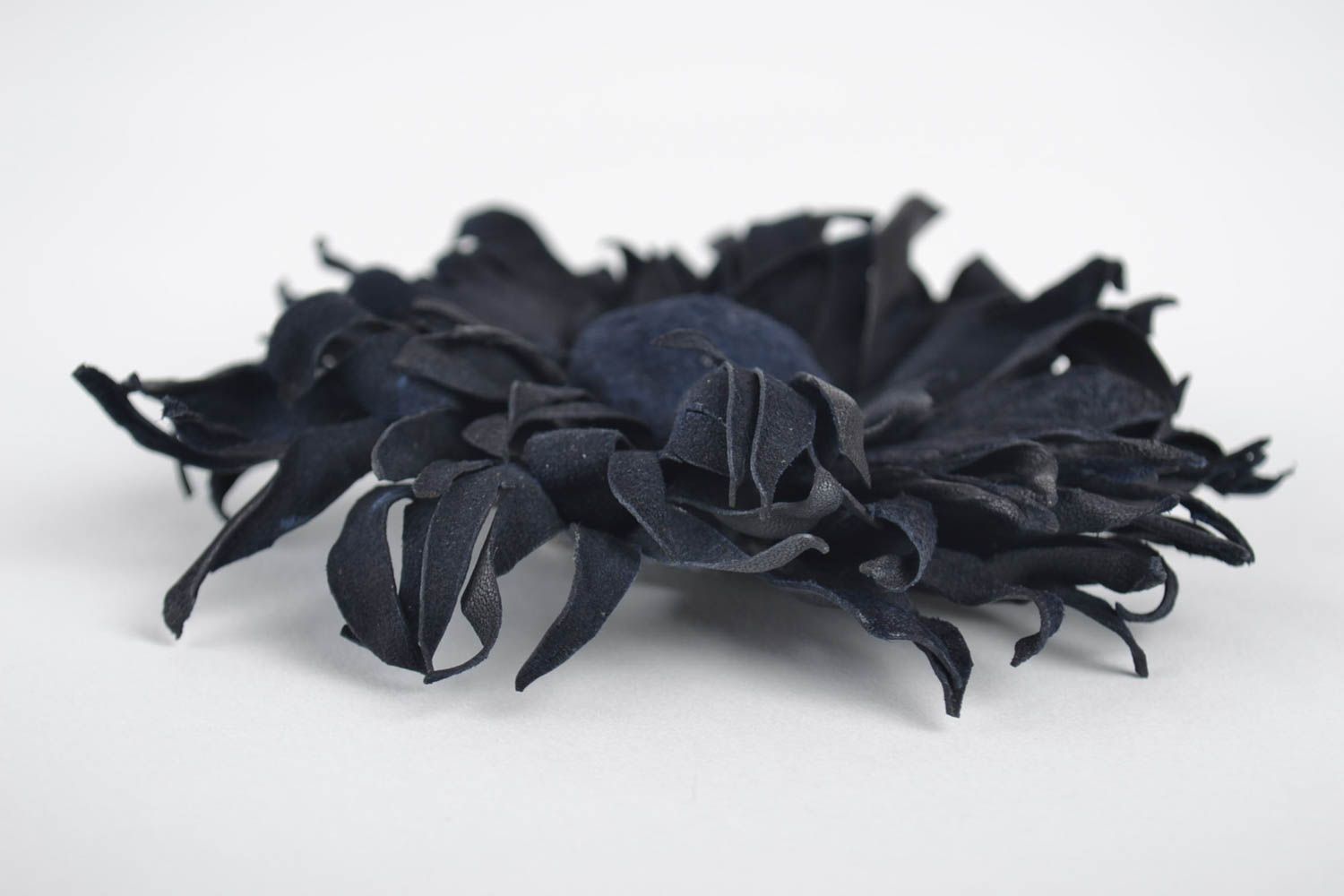 Handmade Blumen Brosche Schmuck aus Leder Designer Accessoire Geschenk für Frau foto 4