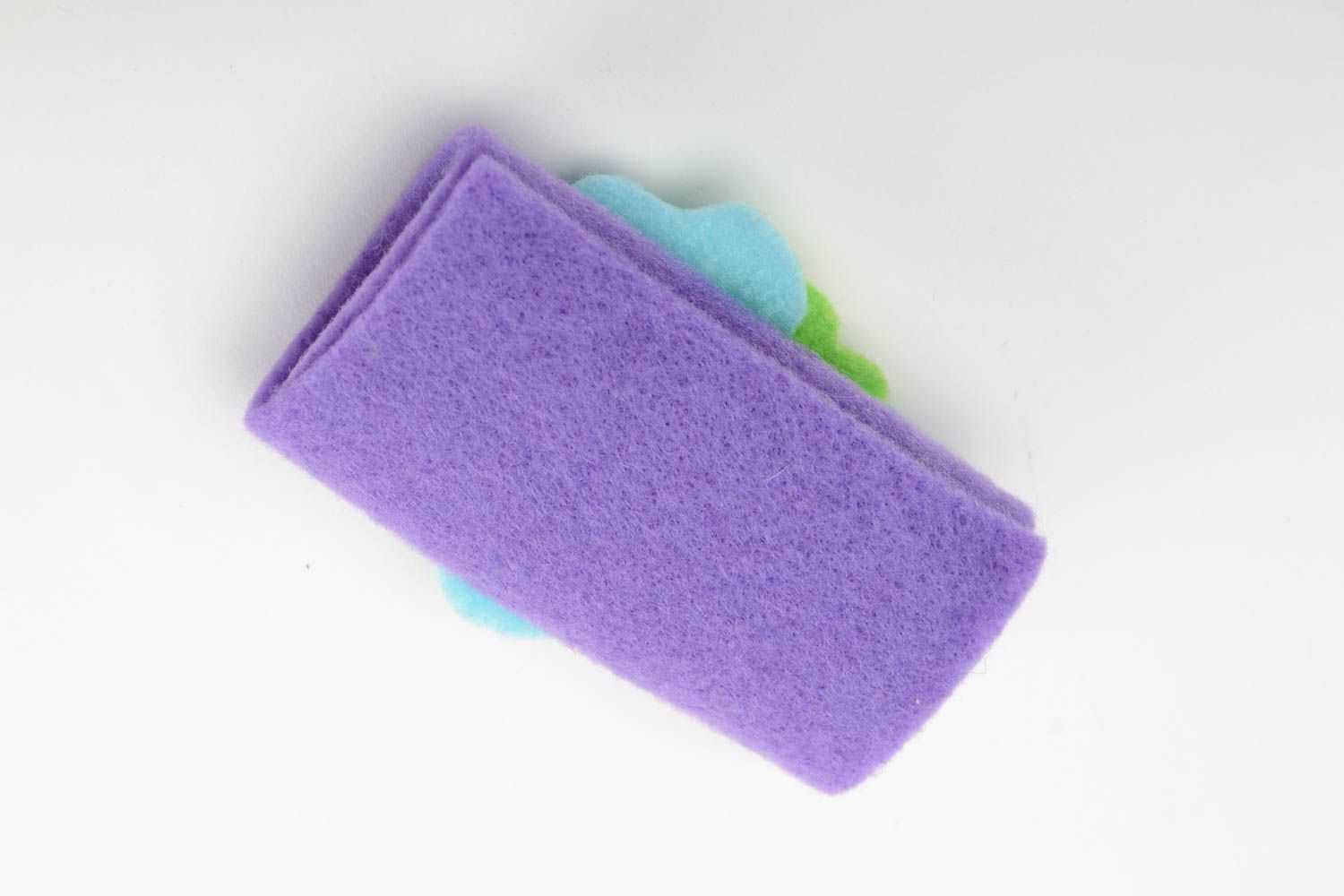 Weiche originelle lila Tasche für Essbesteck aus Filz künstlerische Handarbeit  foto 4