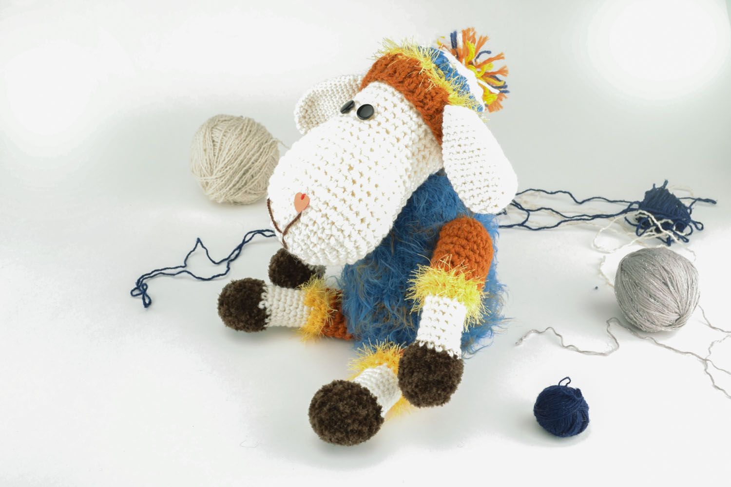 Doudou tricoté à la main Brebis en hiver photo 2