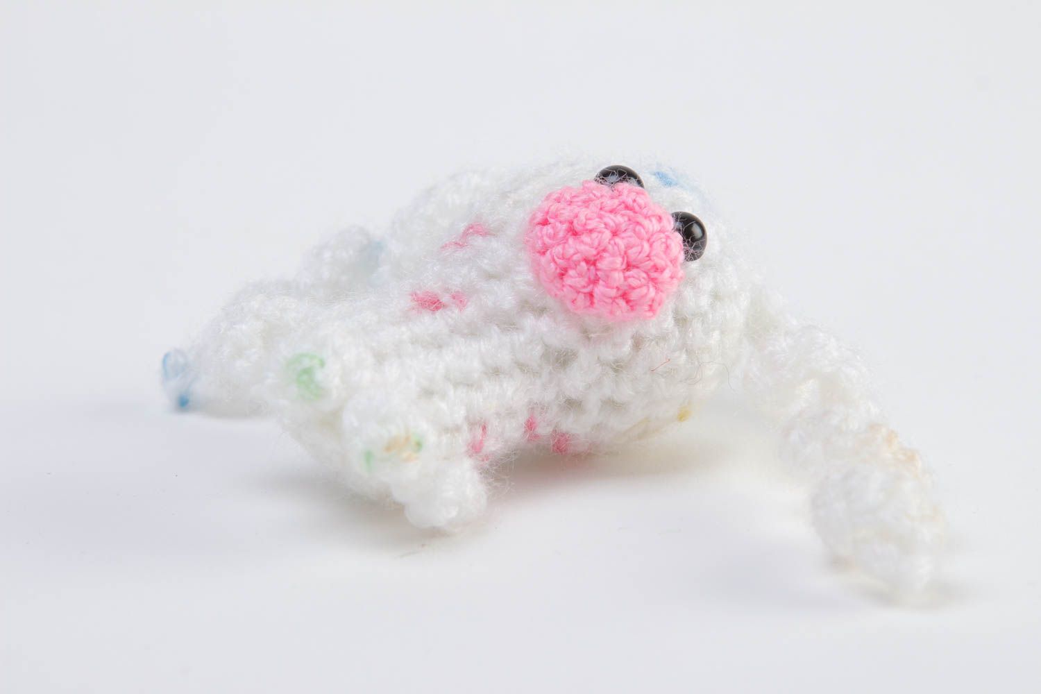 Broche lapin blanc Bijou fait main tricoté au crochet Cadeau enfant original photo 2