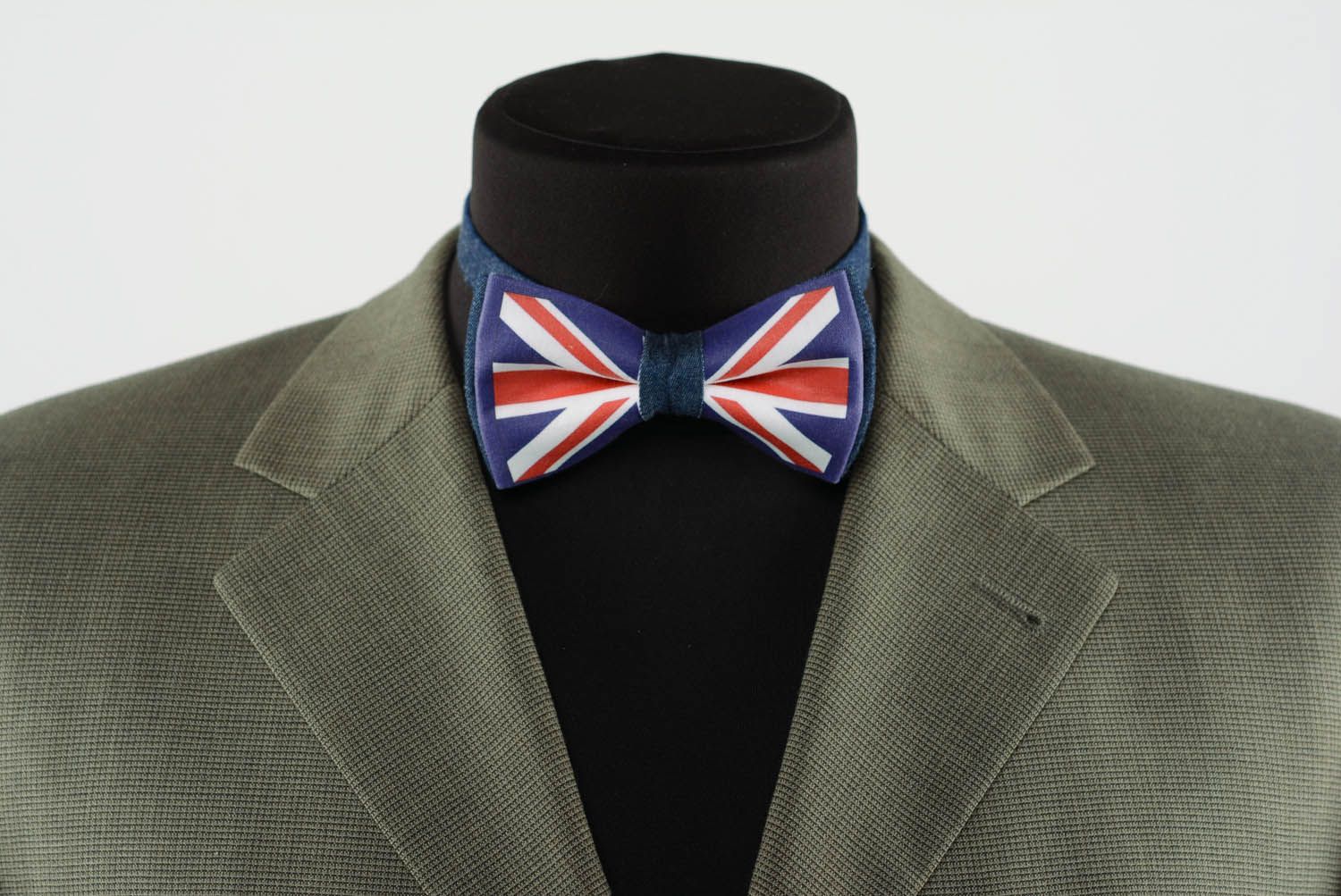 Cotton bow tie London photo 2