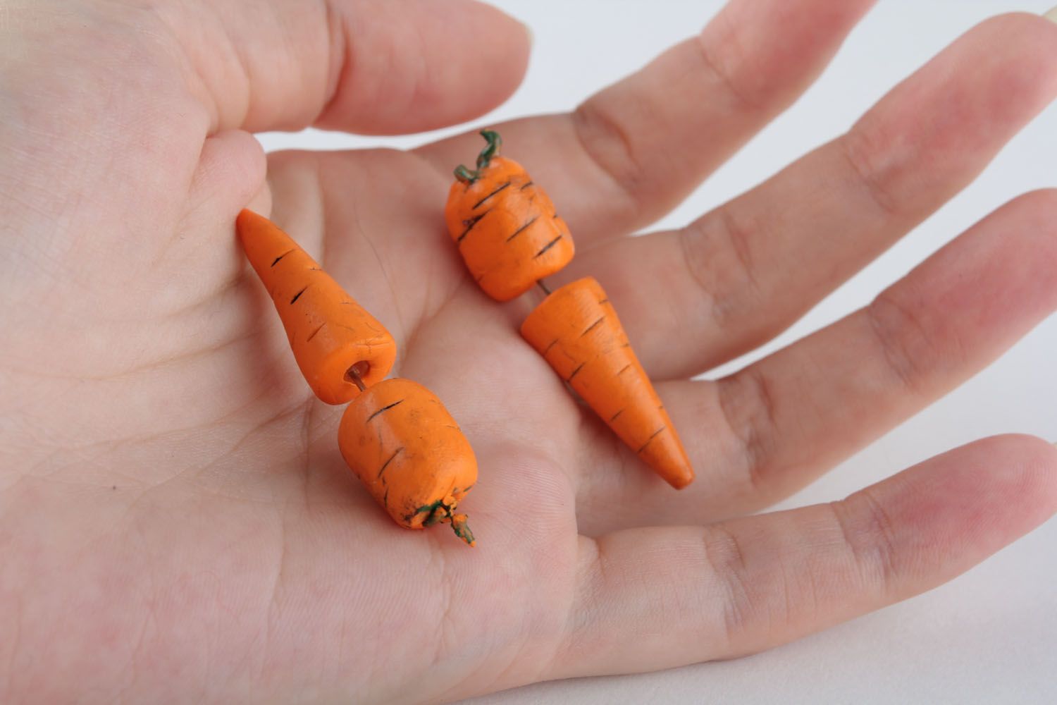 Pendientes de arcilla polimérica con forma de zanahoria foto 5