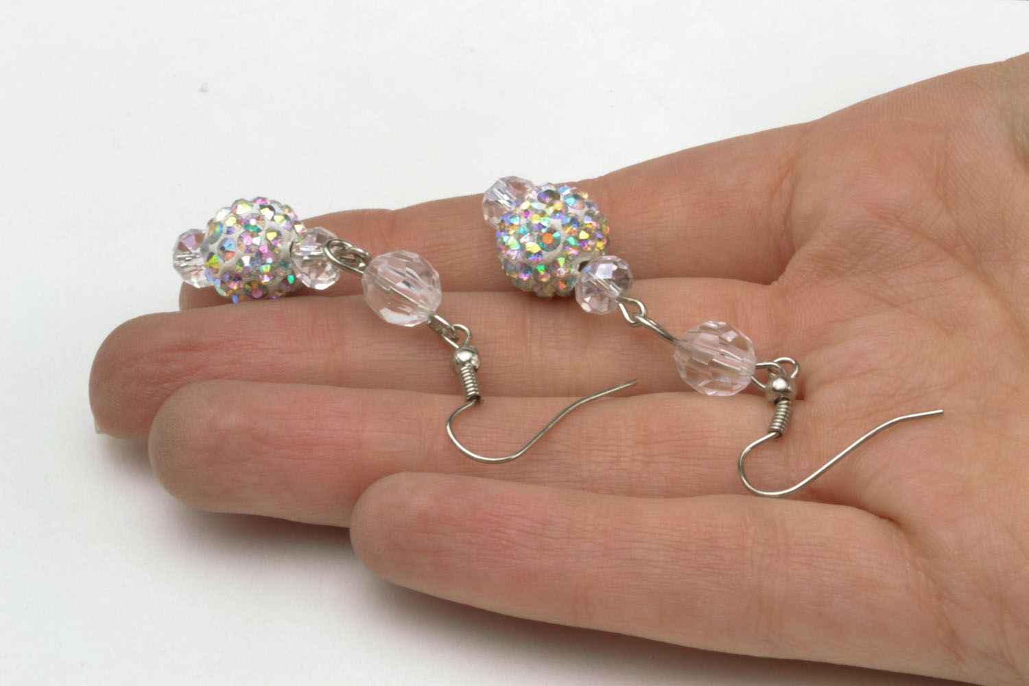 Longues boucles d'oreilles pendantes en perles à facettes et strass photo 5