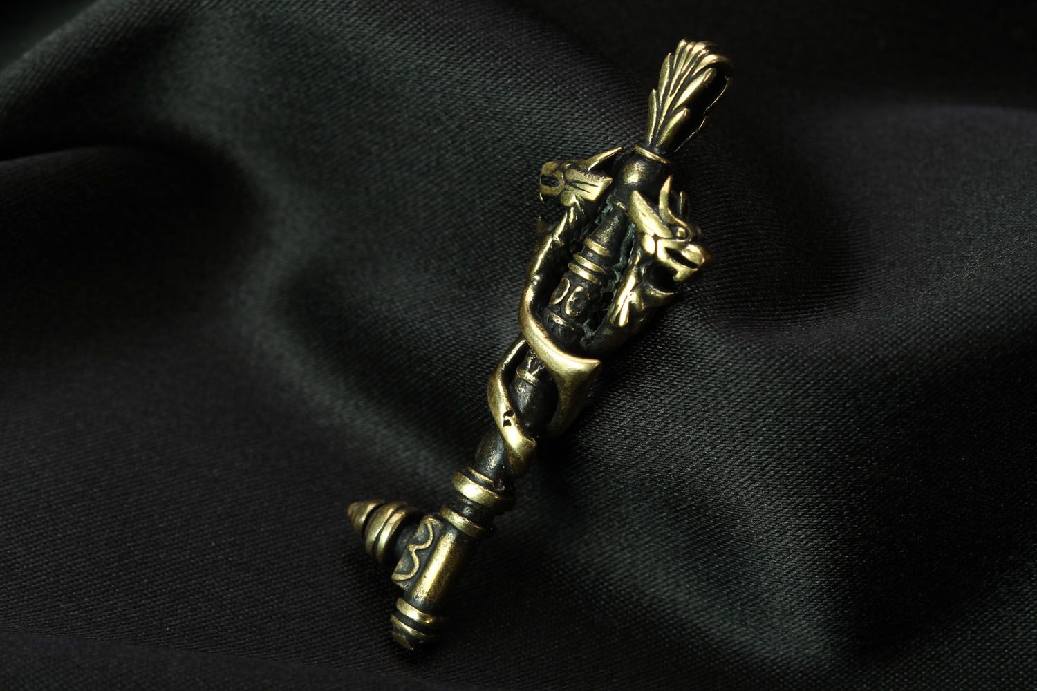 Bronze pendant Key with Dragons photo 1