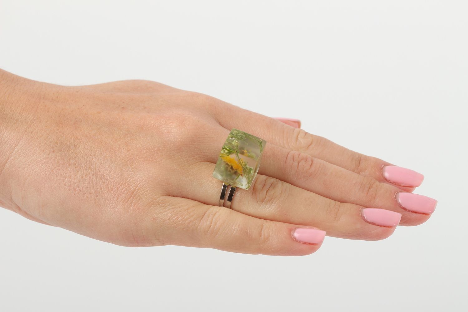 Handmade Ring mit Blume Epoxidharz Schmuck Accessoire für Frauen quadratisch  foto 5